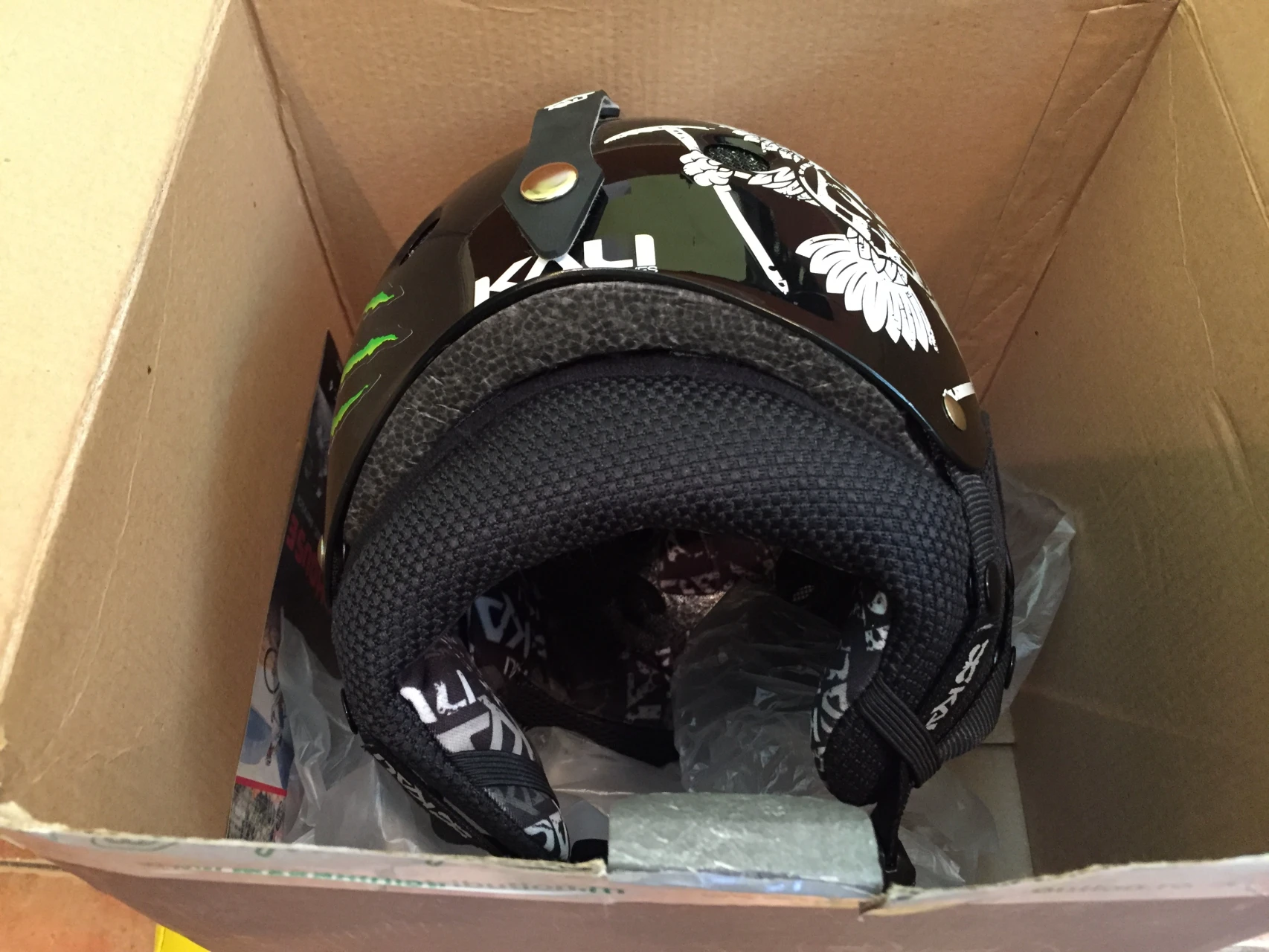 1. CASCA KALI SNOW MAULA POW BLACK