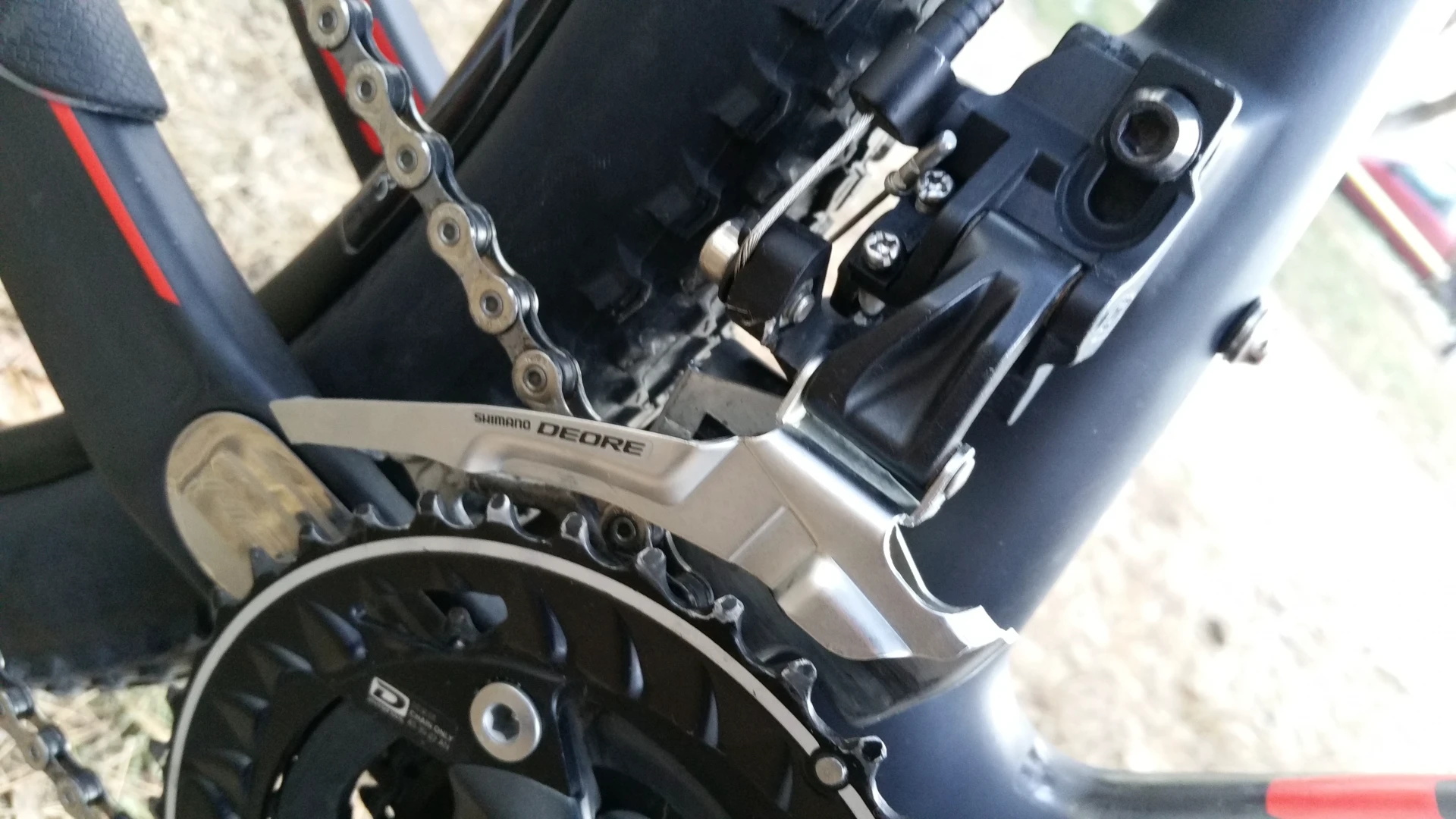 1. Schimbator fata Shimano Deore FD-M611 3x10vit
