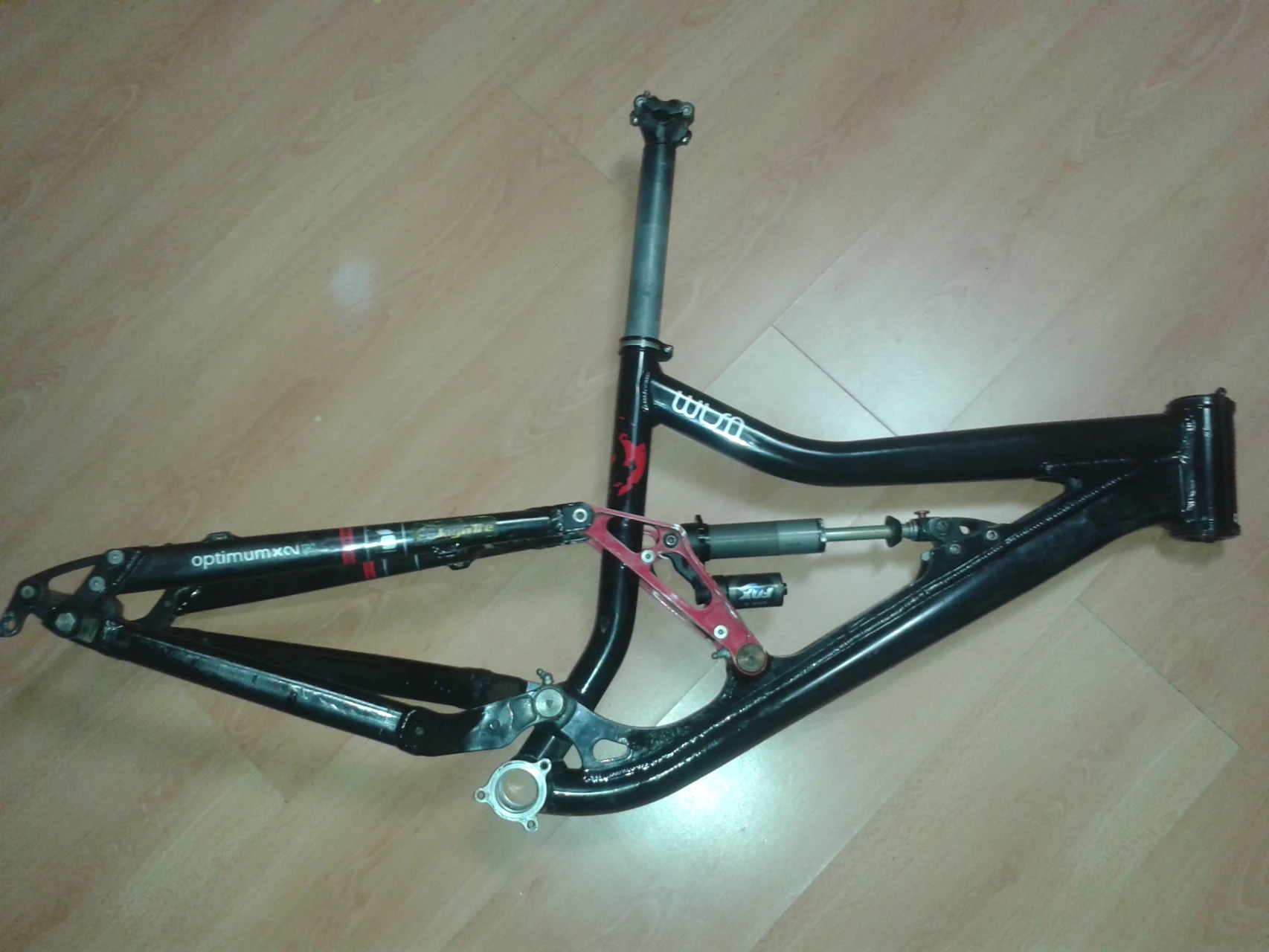 9. Cadru DH Devinci Wilson ! Negociabil !