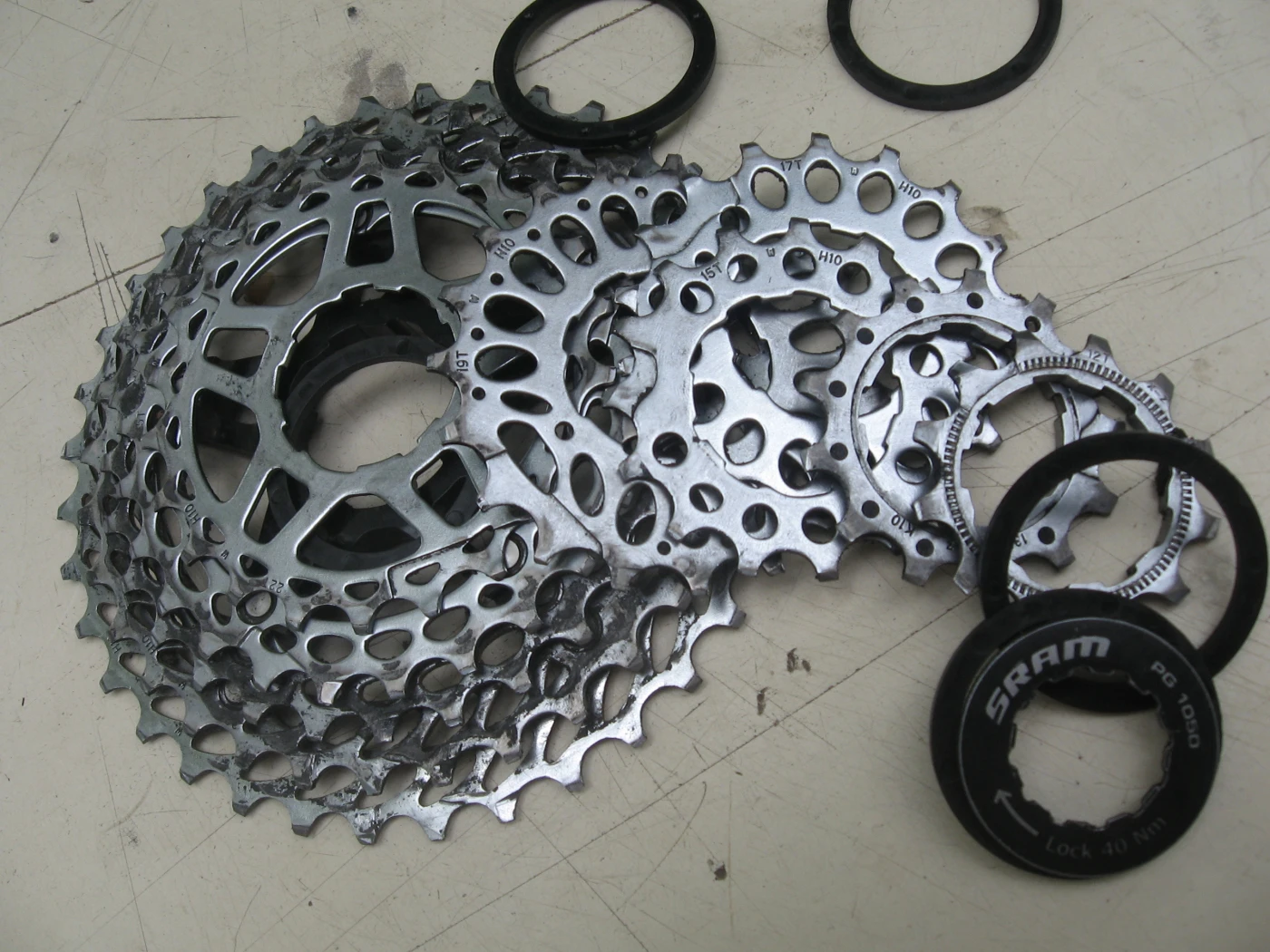 1. Sram rc-1050 (10 pinioane)