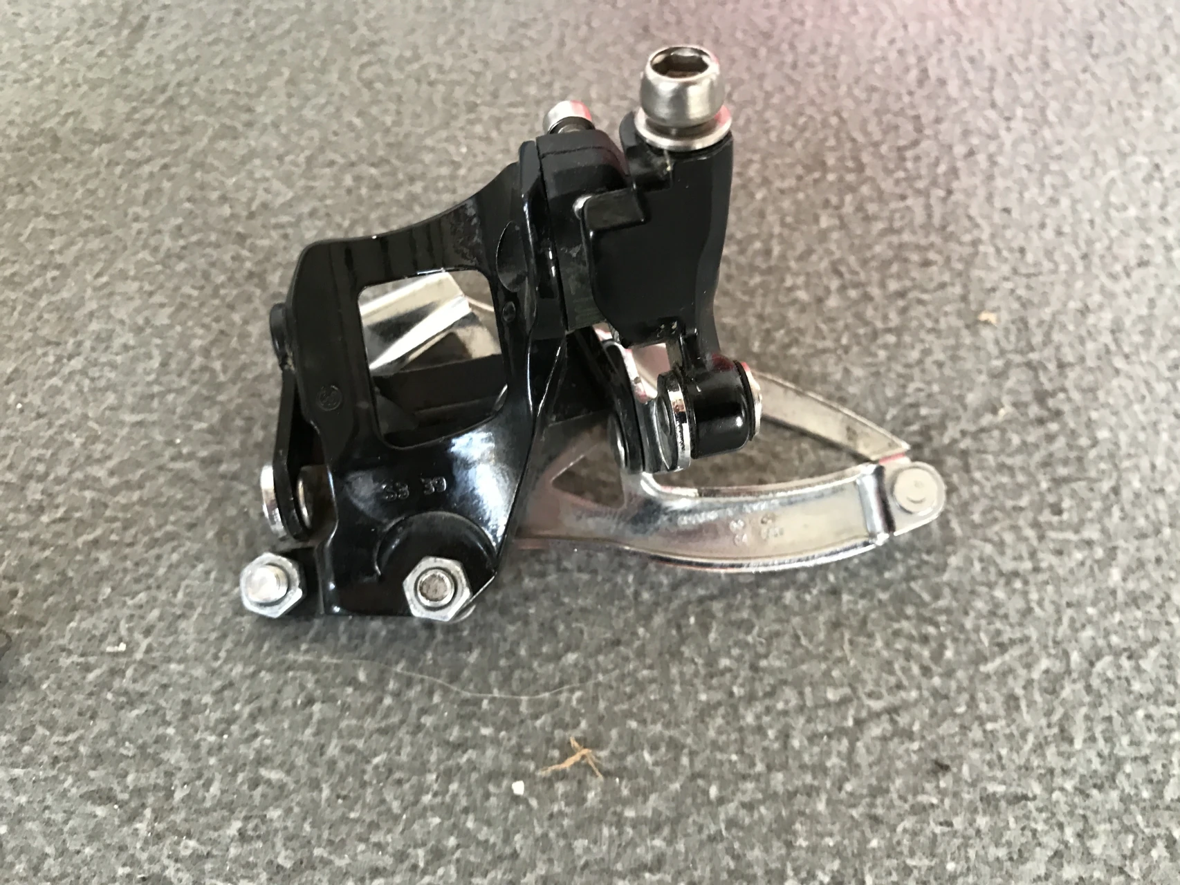 1. Vând schimbător de foi DM Sram X9 - 50 lei/buc