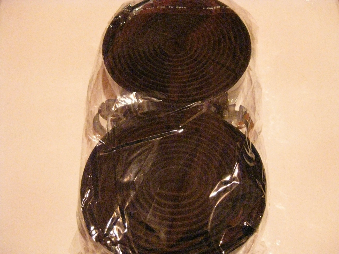 1. Ghidolina NOUA neagra