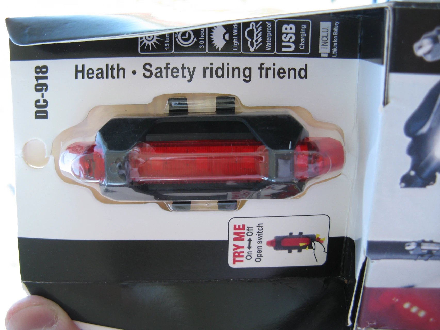 1. Lumină bicicletă (roșie) cu încărcare USB