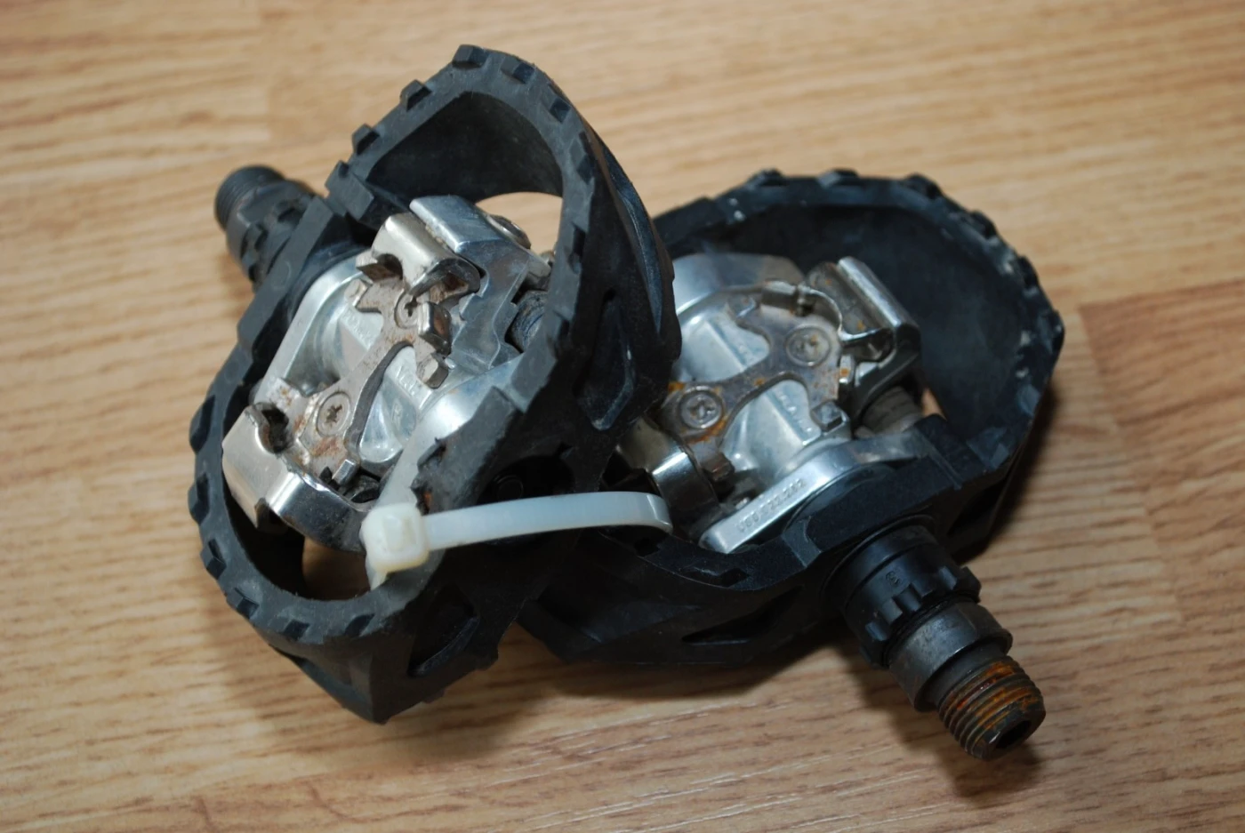 1. Pedale MTB Shimano PD-M424