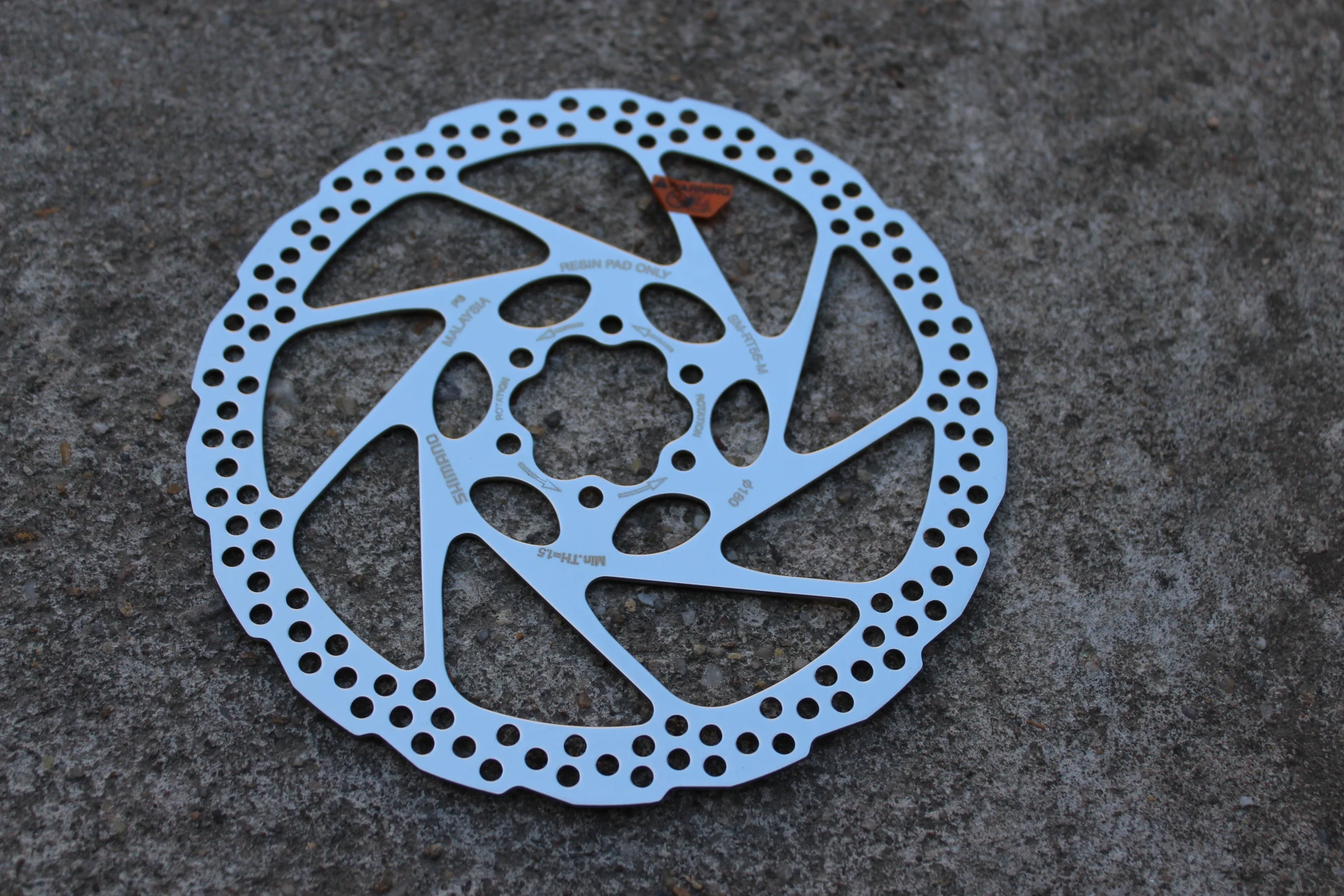 1. Shimano SM-RT56M 180mm disc