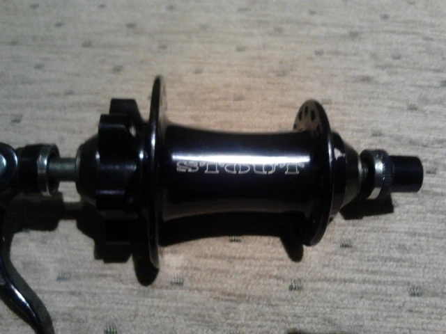 2. Butuc fata Downhill Specialized Stout, 32H