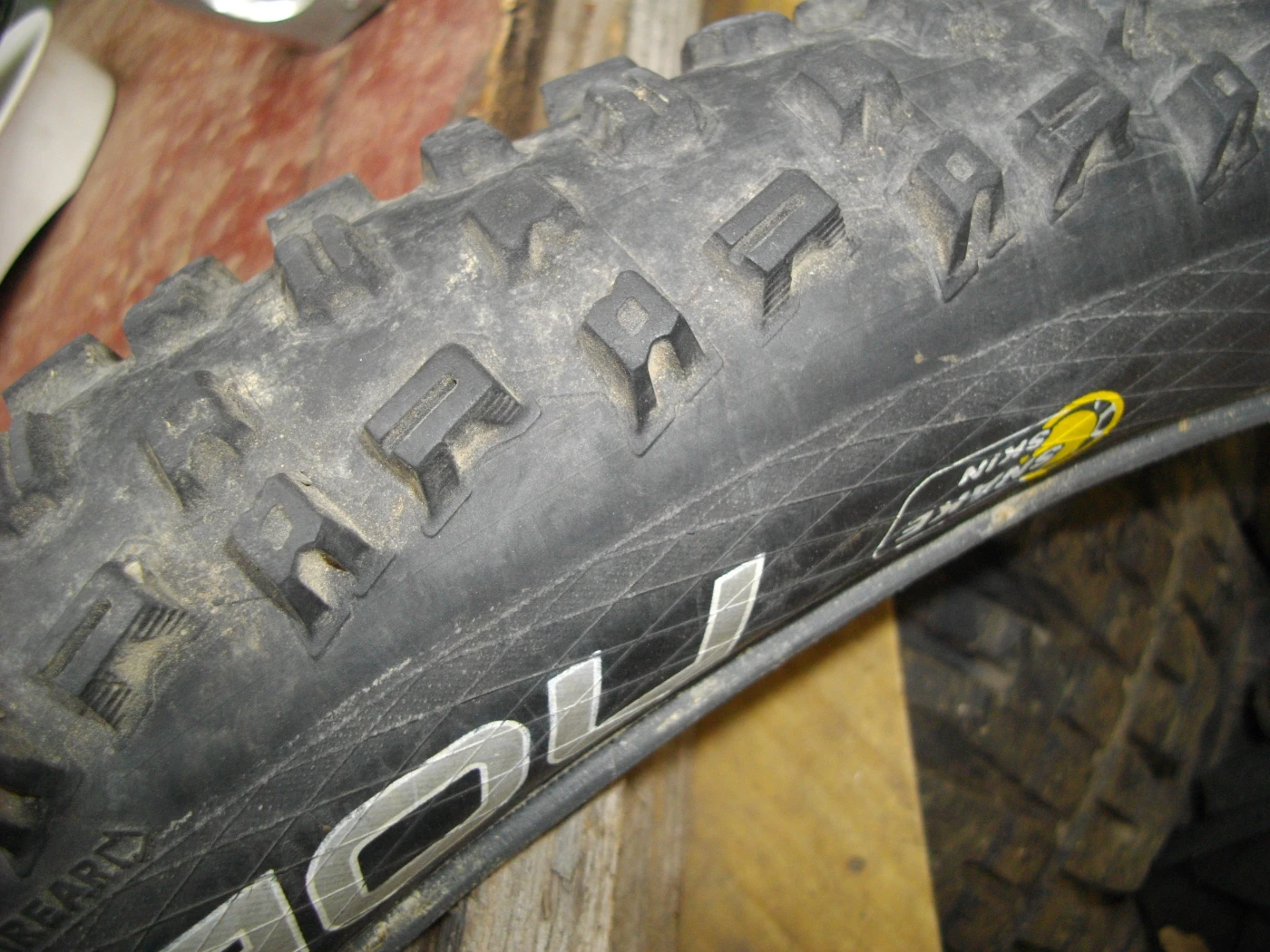 1. Un Schwalbe Nobby Nic snakeskin, 26inch