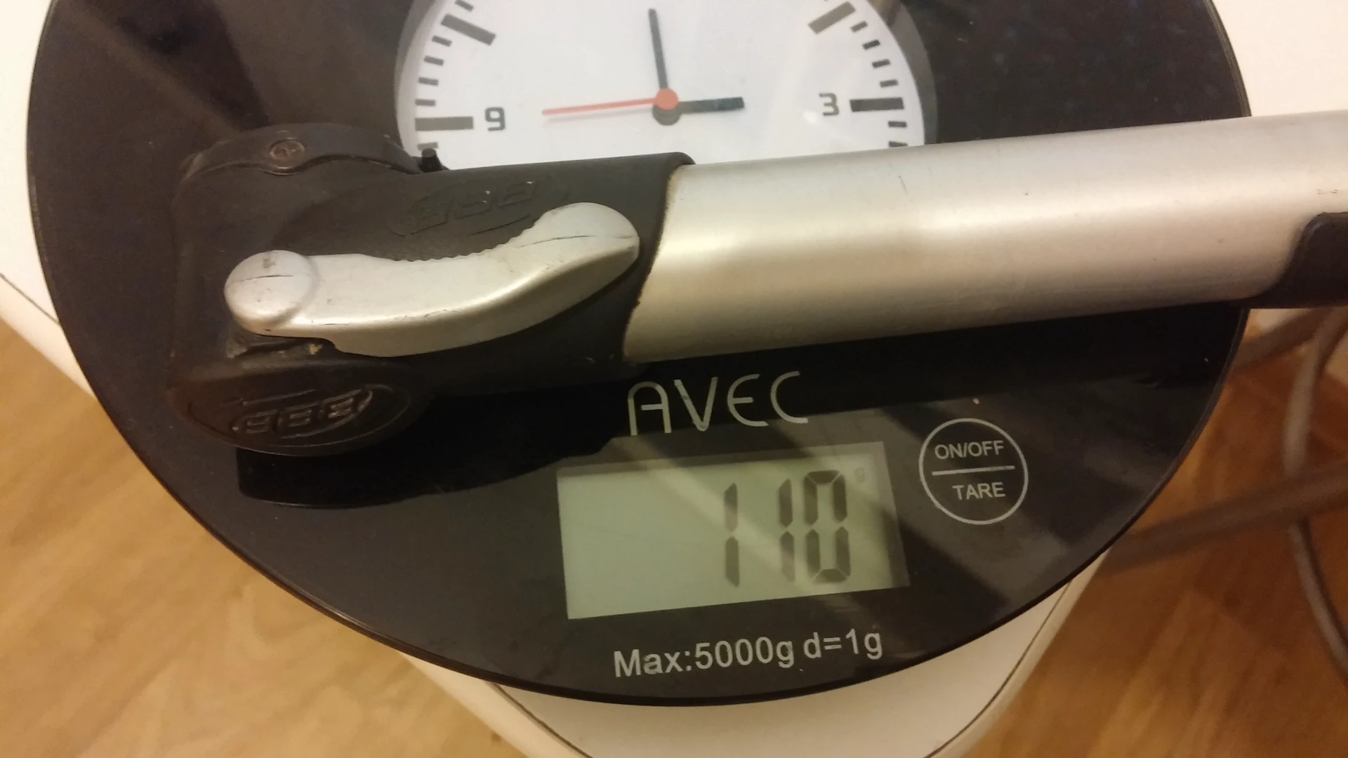 1. Pompa BBB aluminiu cu valva dubla