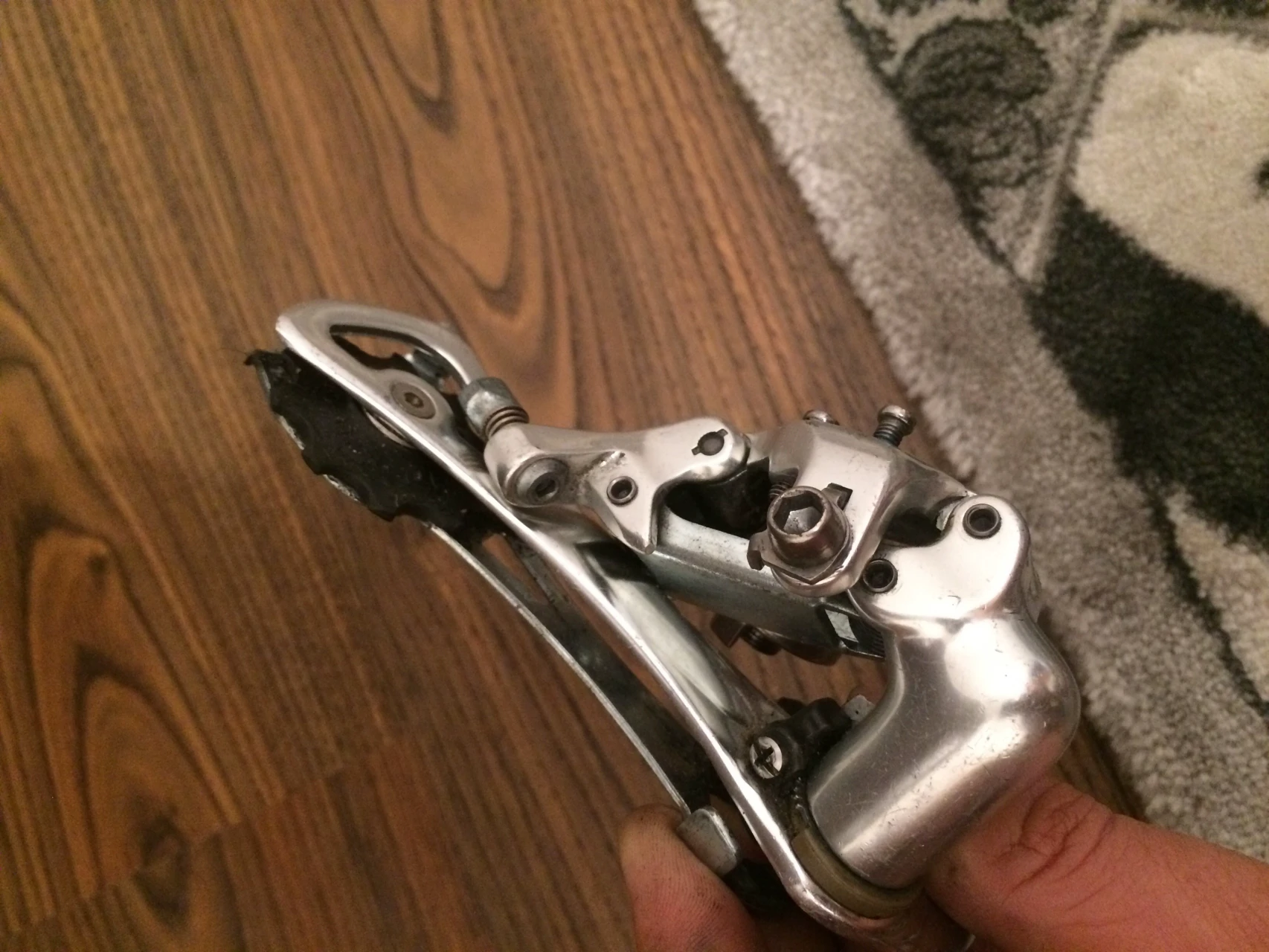 1. Schimbător spate campagnolo veloce10v