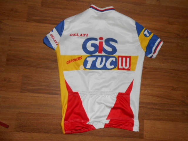 1. Tricouri