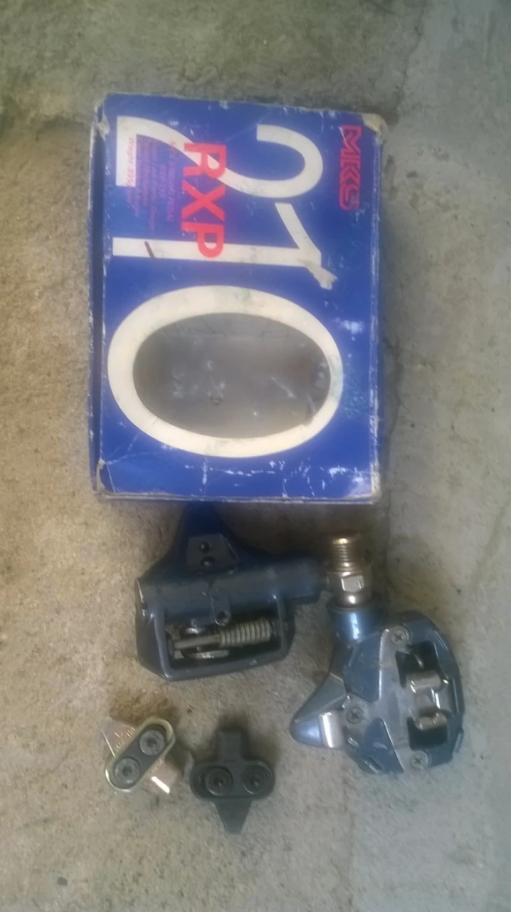 1. PEDALE MKS 210 RXP
