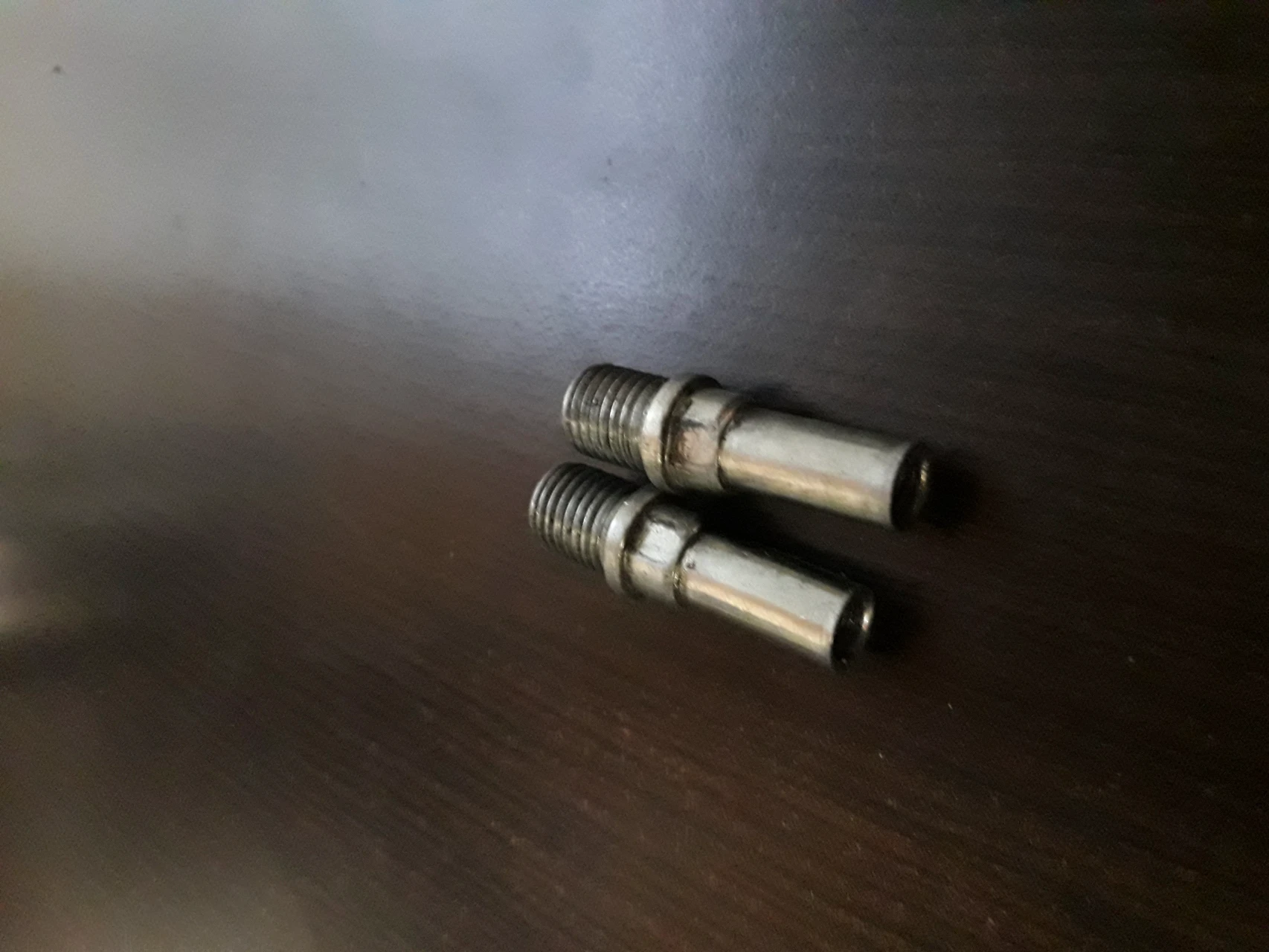 1. Suruburi prindere v-brake