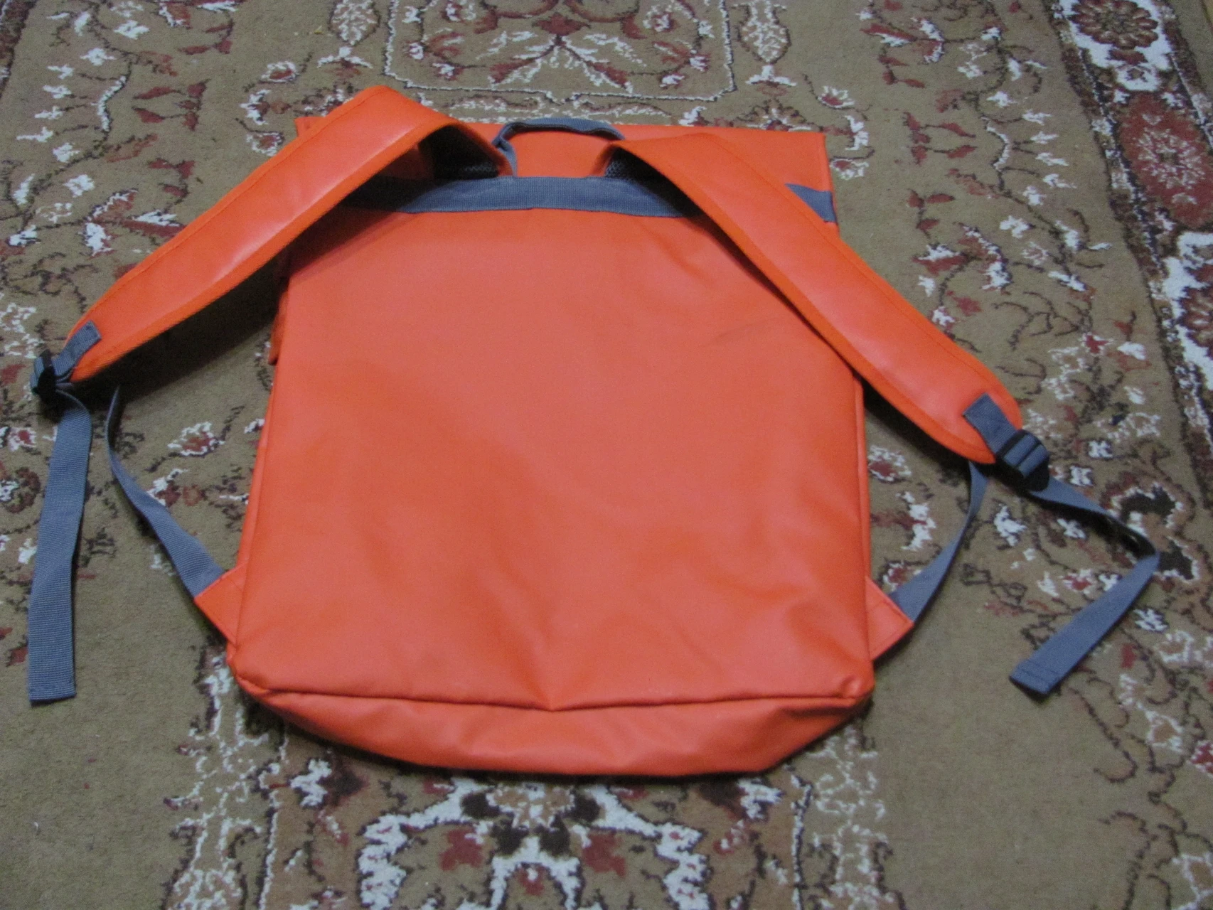4. Rucsac impermeabil Morris F. by Goergl ( 50 ron fix )