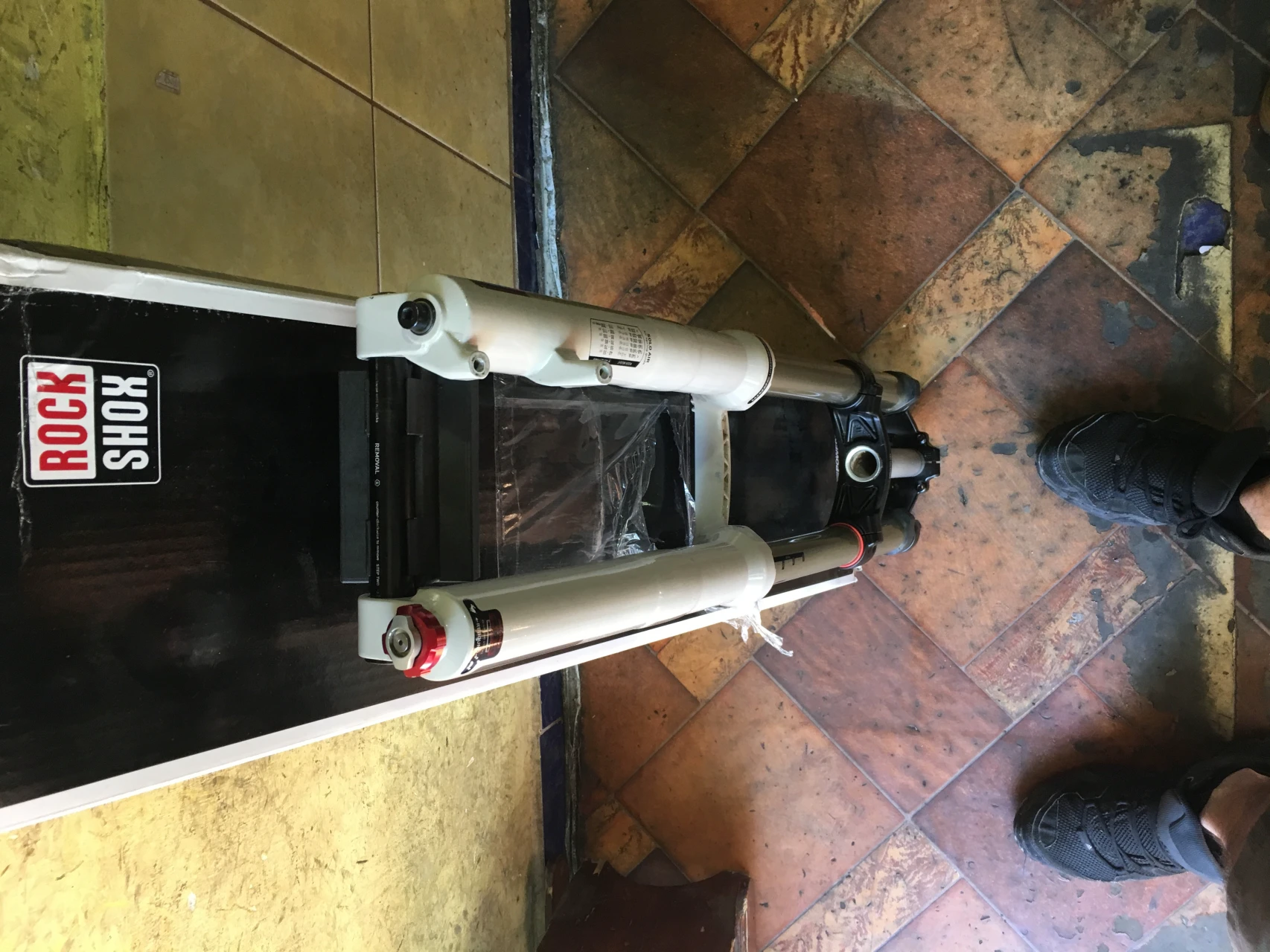 1. Furca rock shox boxxer world cup