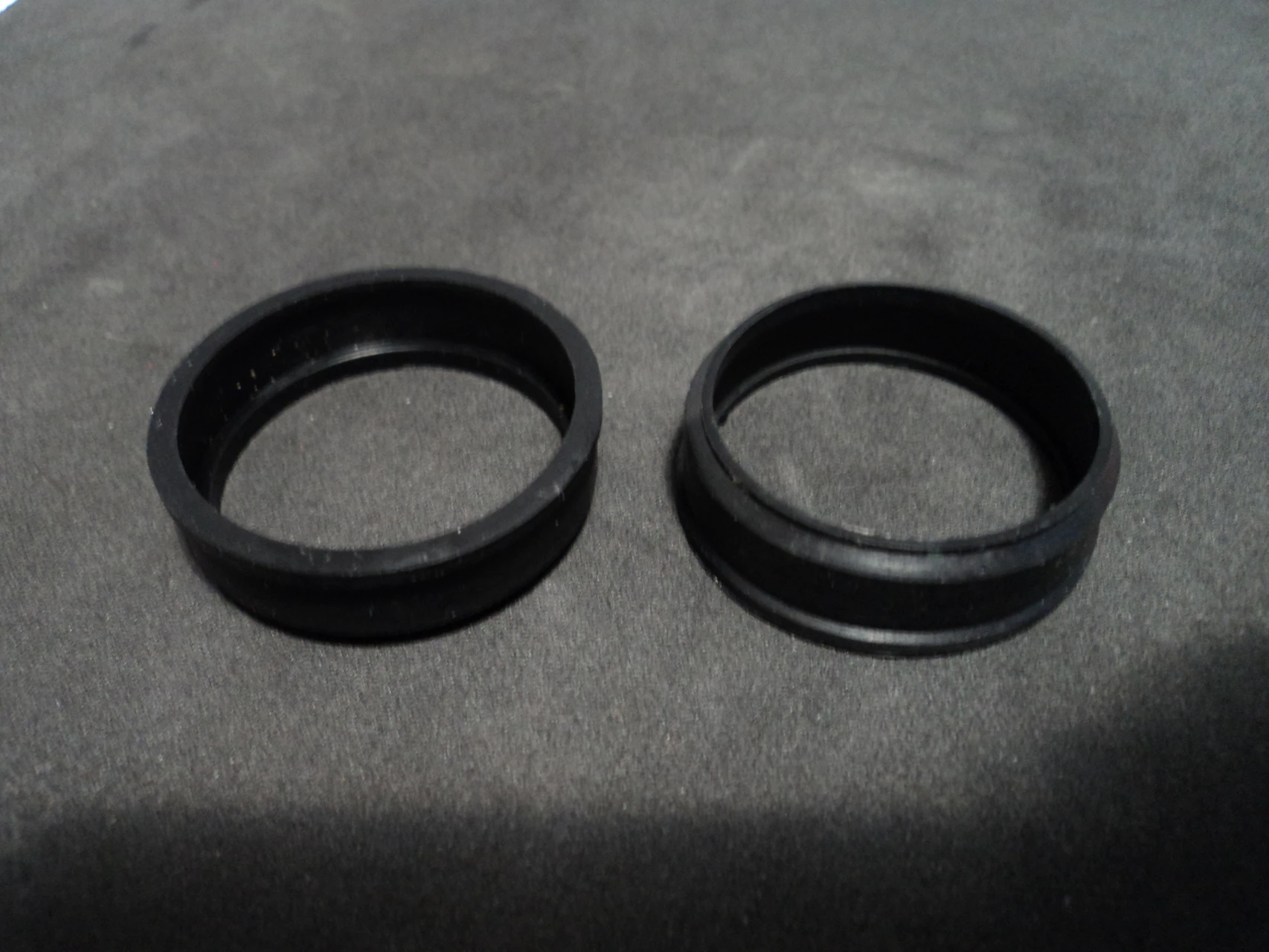 1. Capace plastic center lock