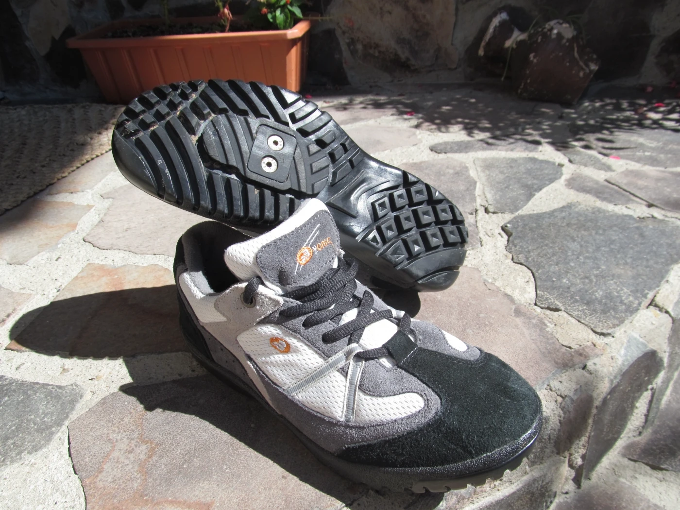 1. Pantofi Byonic nr 37 ,24cm