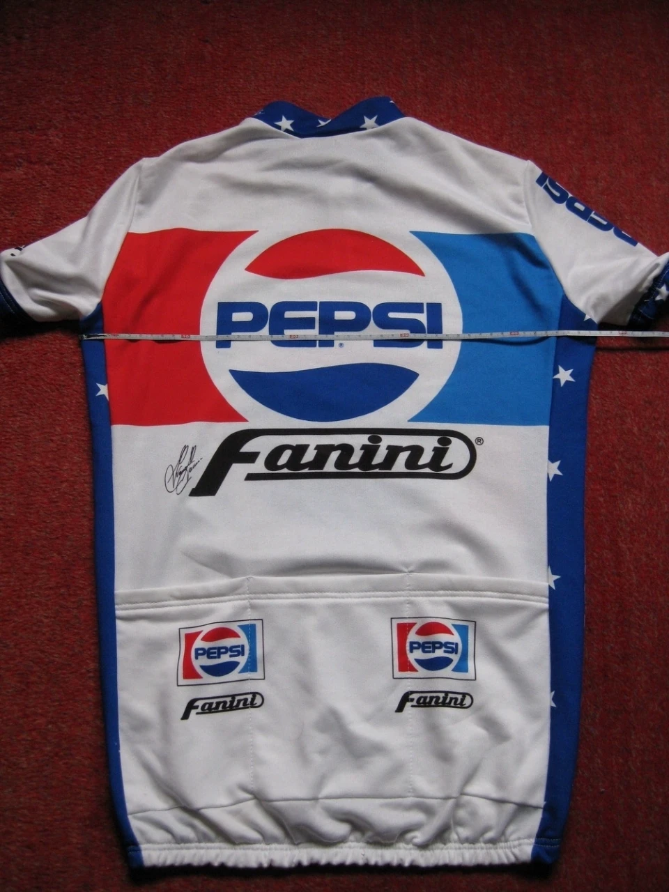 1. TRICOU PEPSI