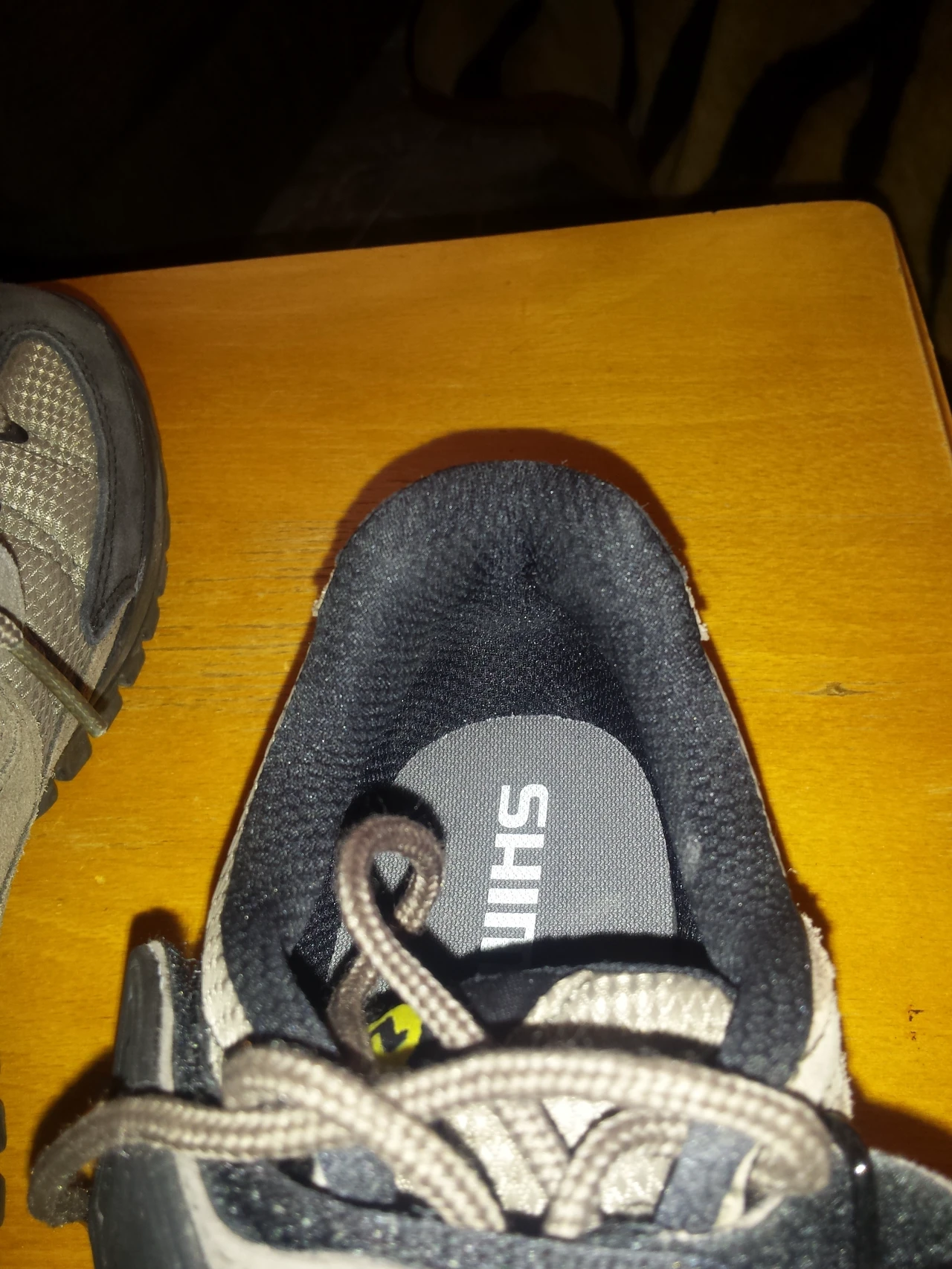 7. Shimano sh-m038w