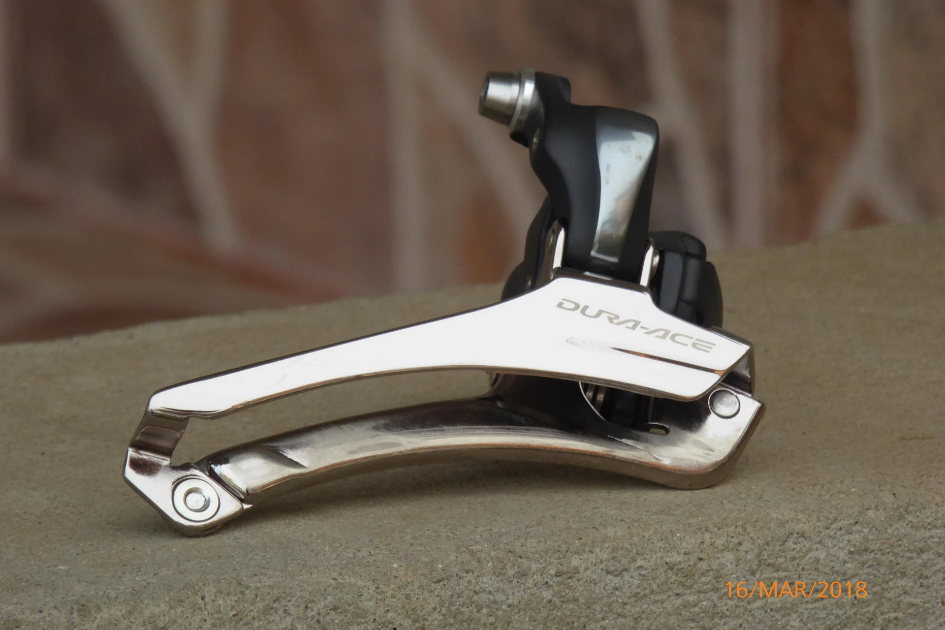 1. Schimbator shimano dura ace FD 7900