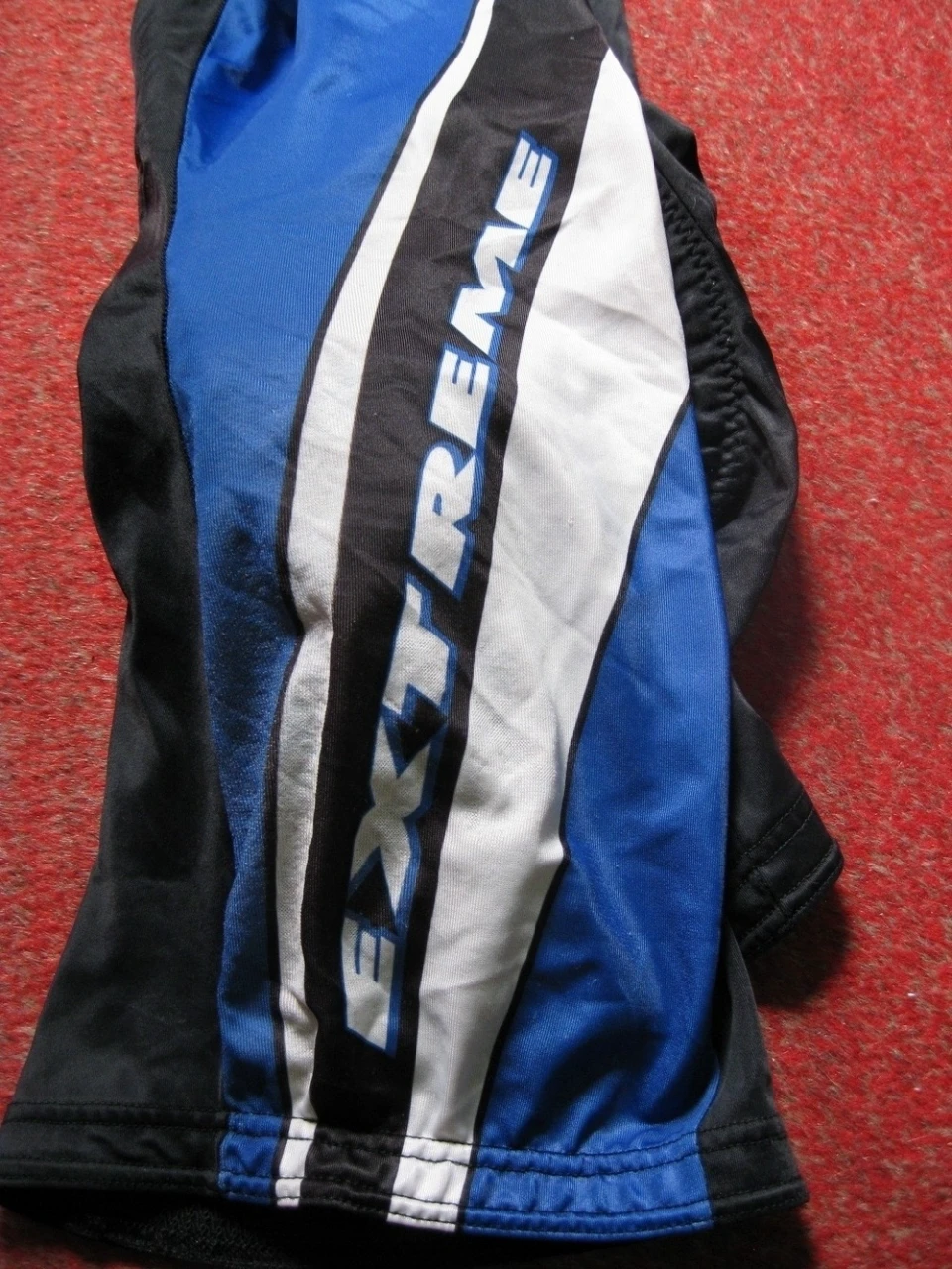 1. Pantaloni Extreme