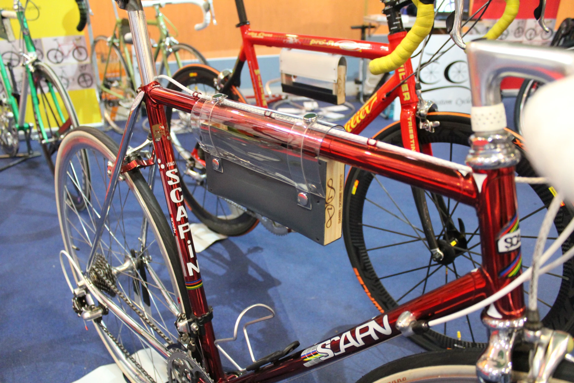 1. Gentuta din piele pentru bicicleta / custom made