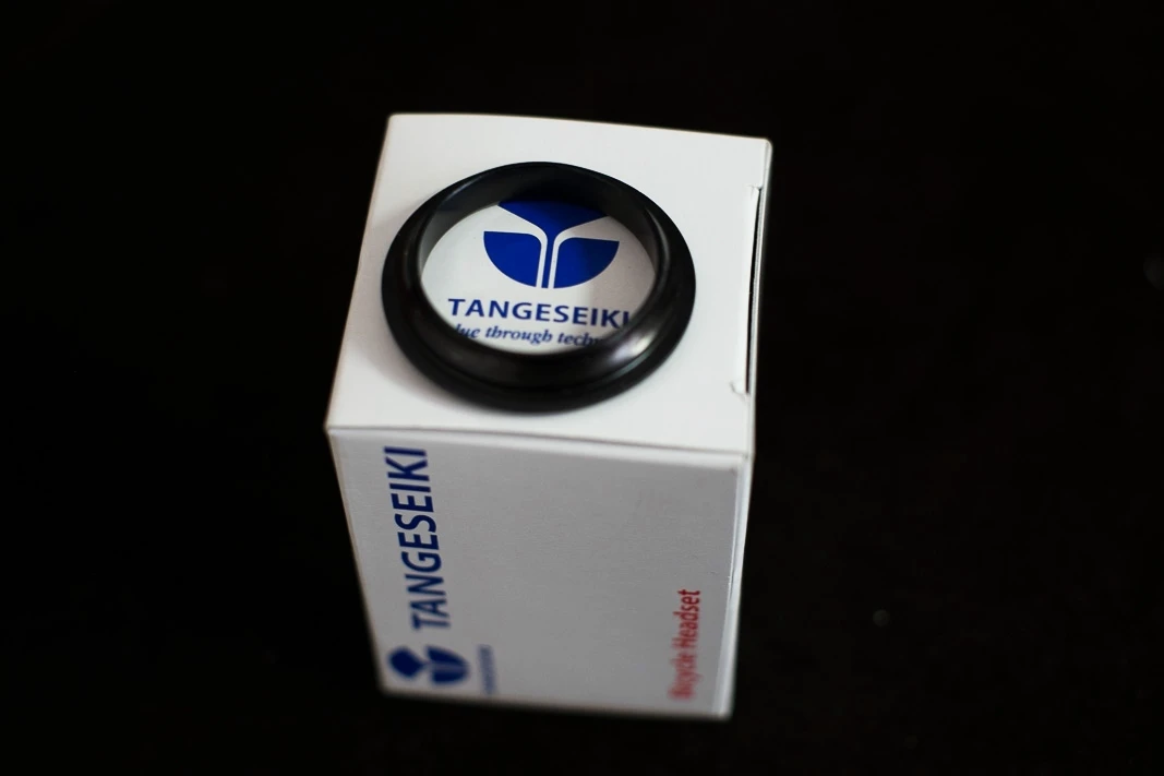 1. Con furca 27mm Tange Levin CDS 1 inch