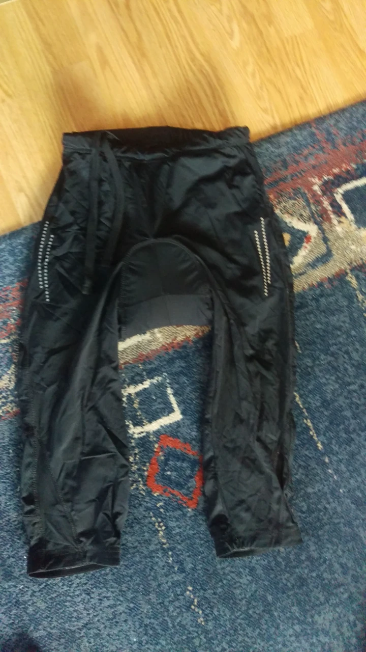 1. Pantaloni trei sferturi Crivit