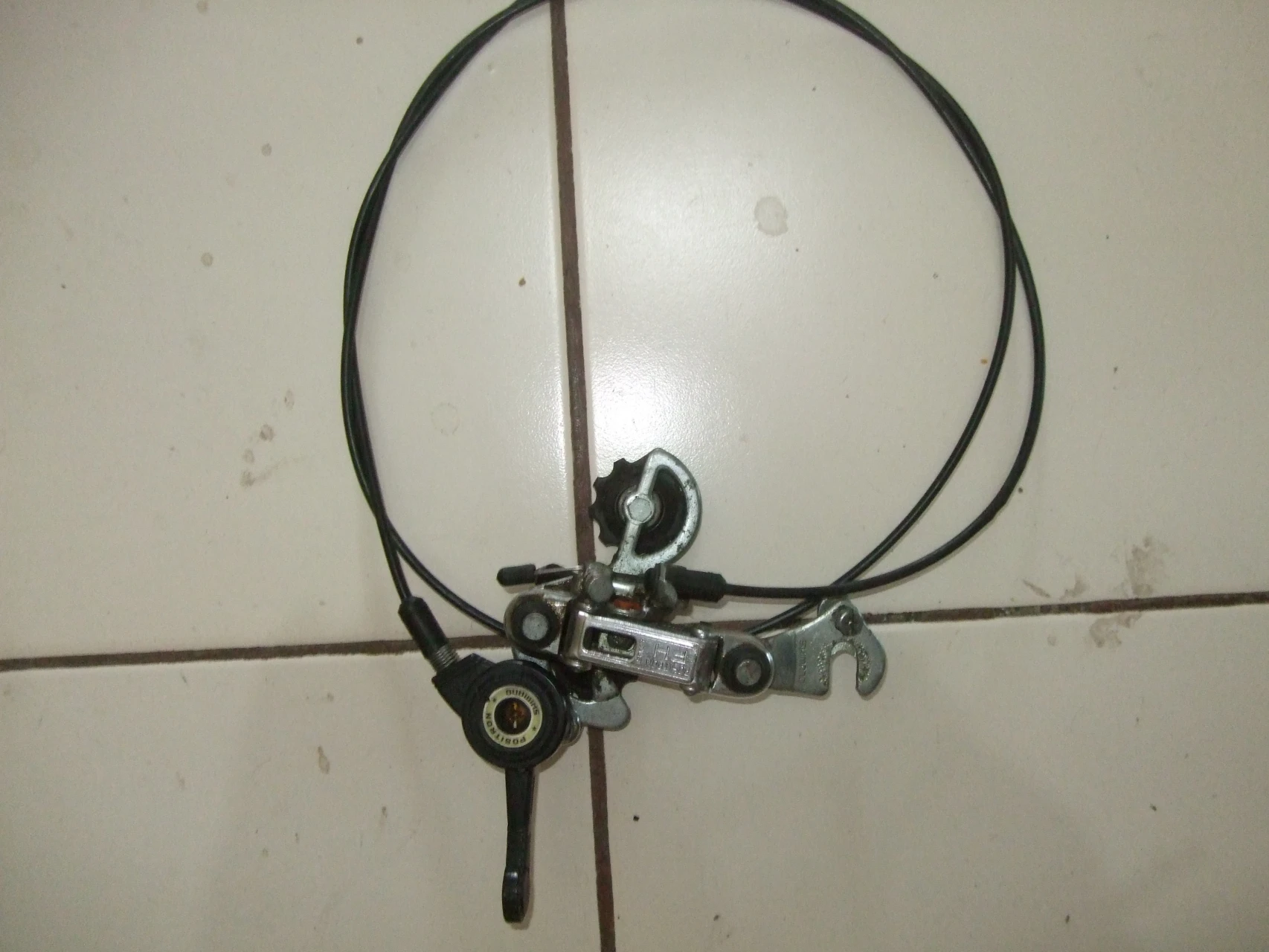 1. Set Shimano Positron 5 viteze complet de cablu si camase.
