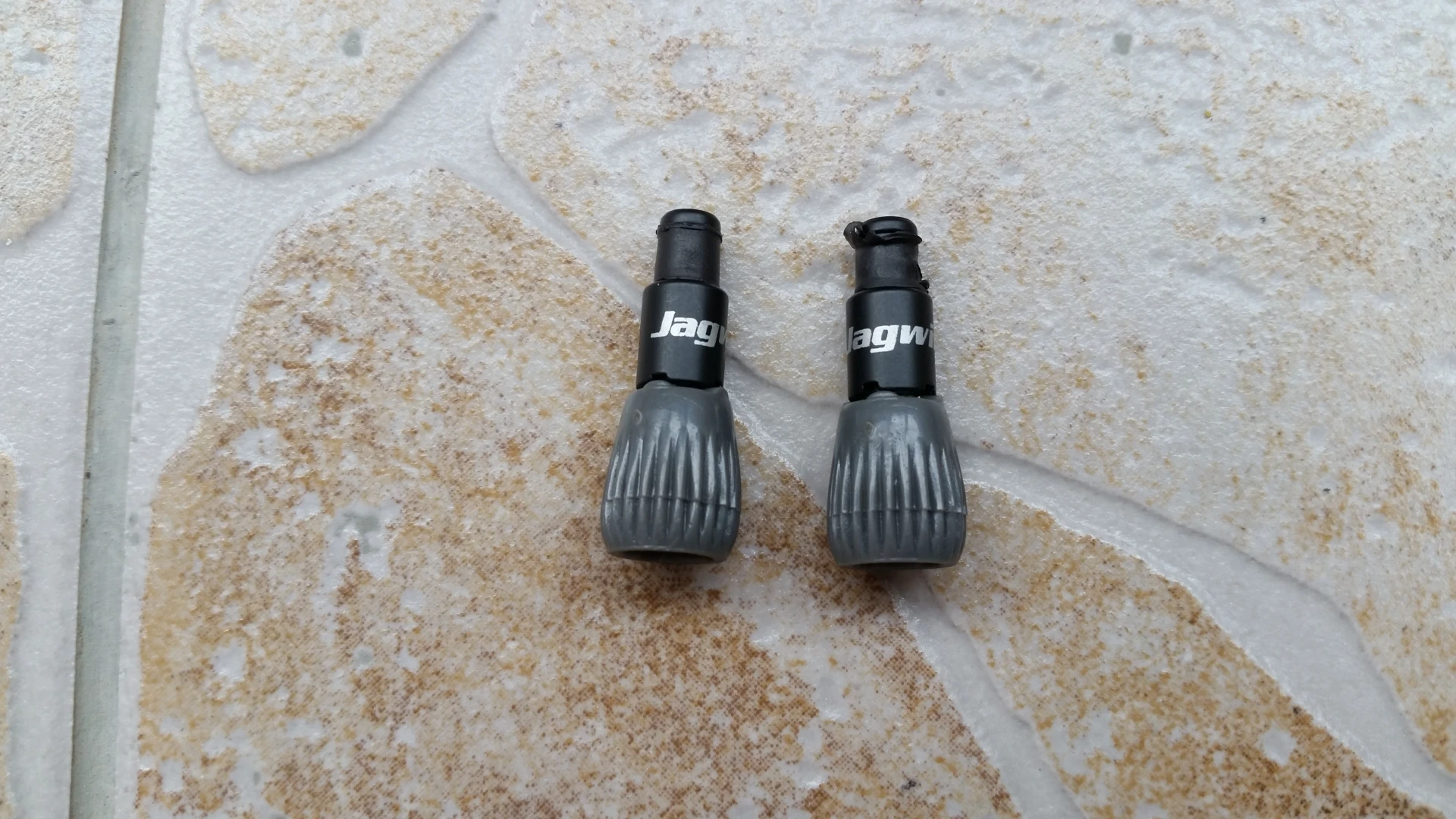 1. Reglaj fin Jagwire ergopowere cursiera Shimano