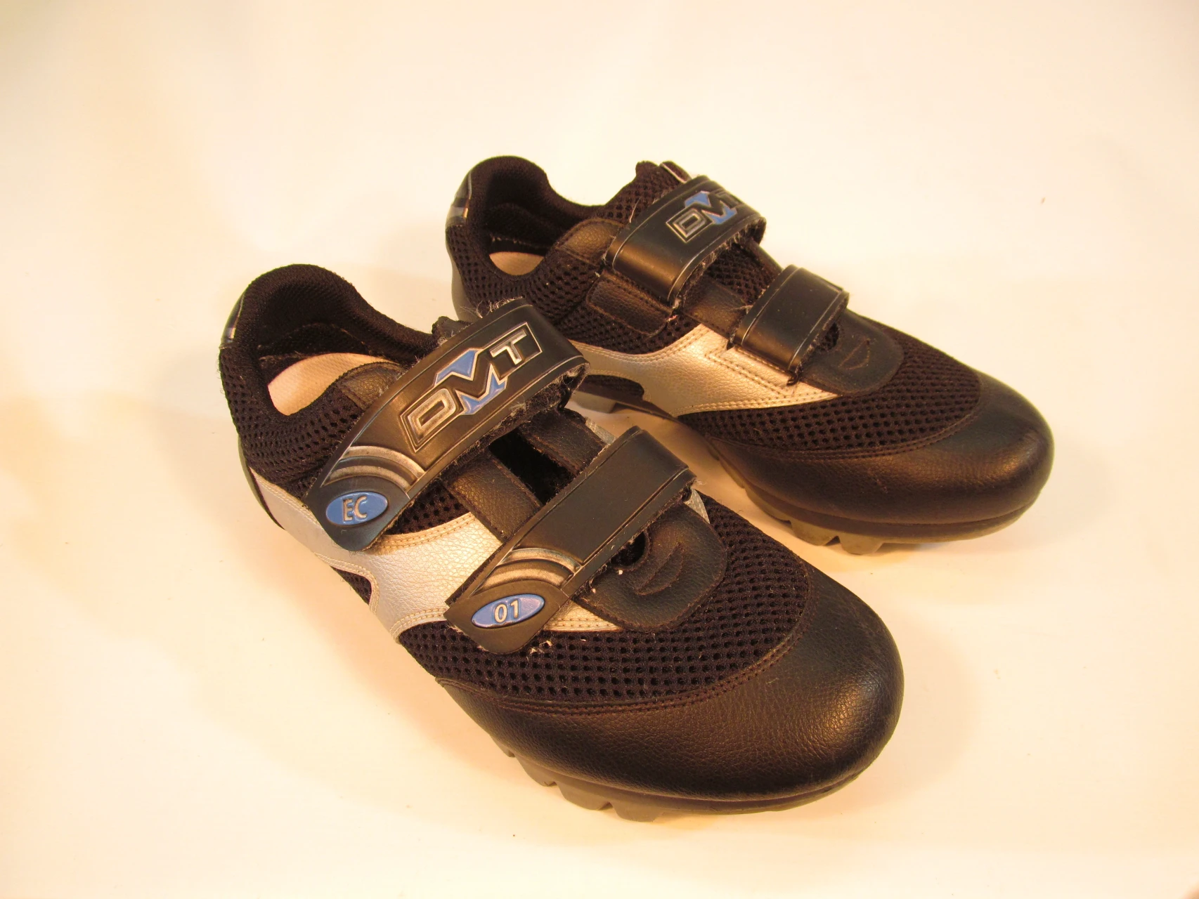 2. Pantofi DMT 26.5cm