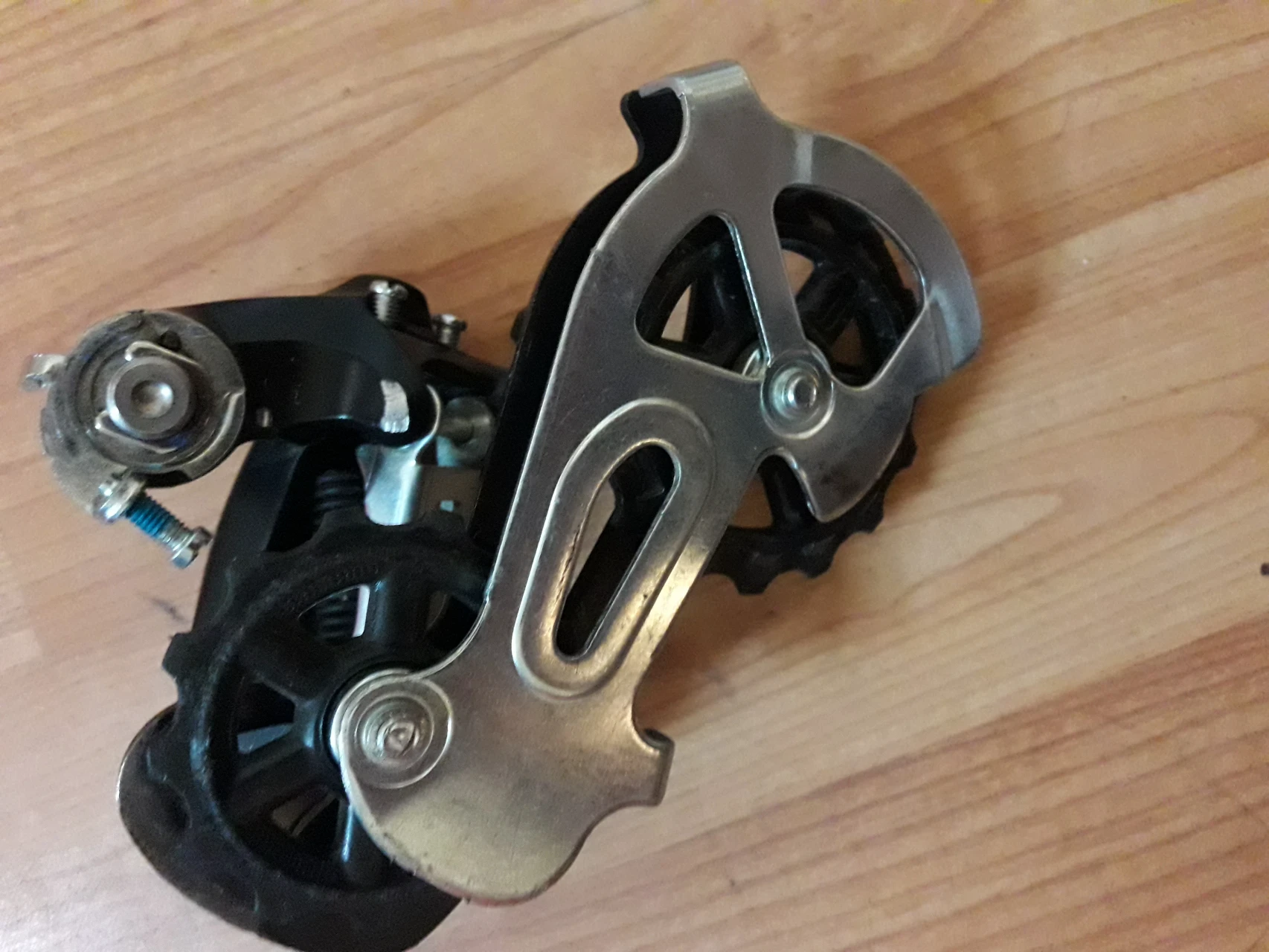 1. Shimano altus