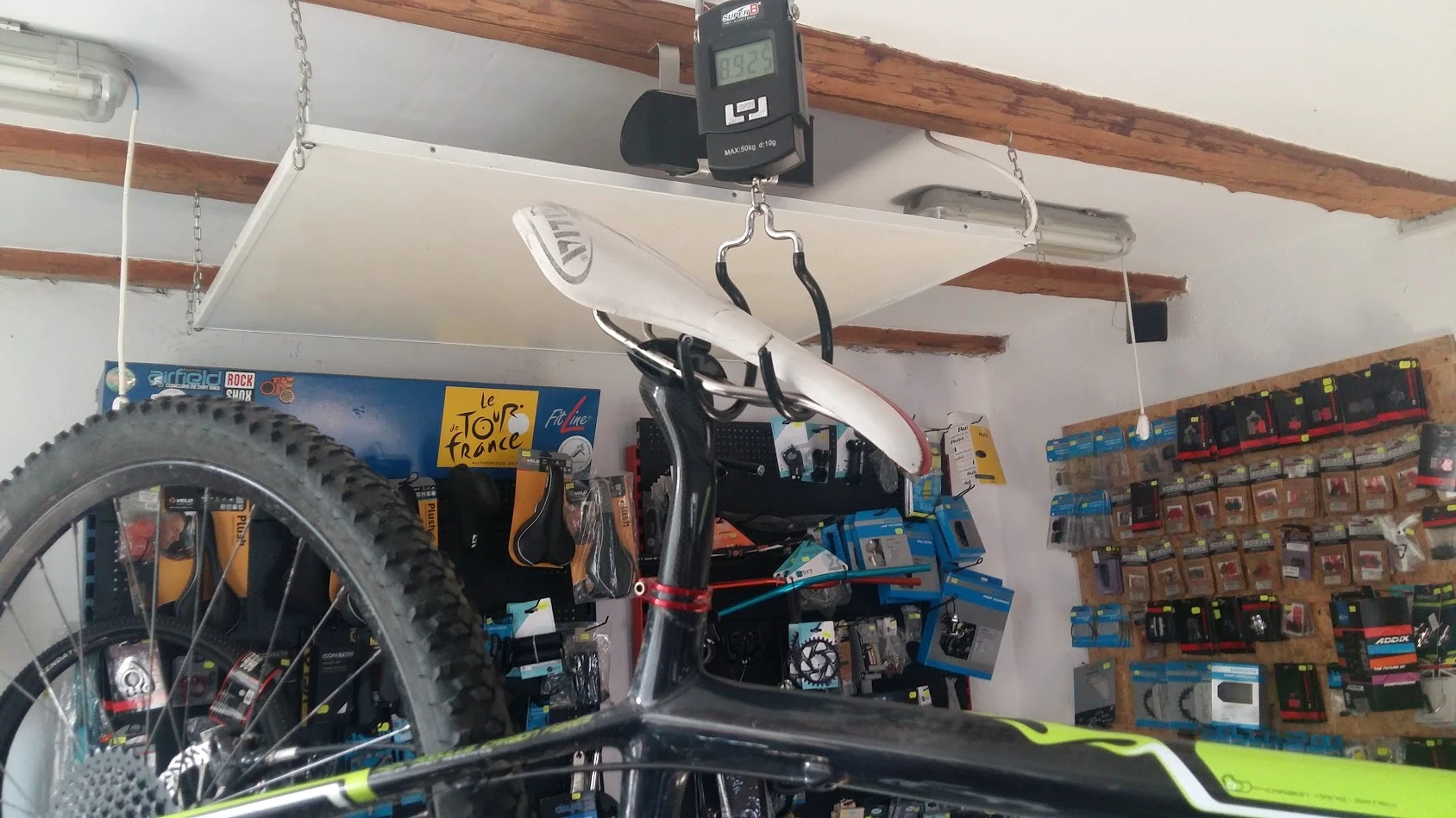1. Vand bicicleta 26" de competitie