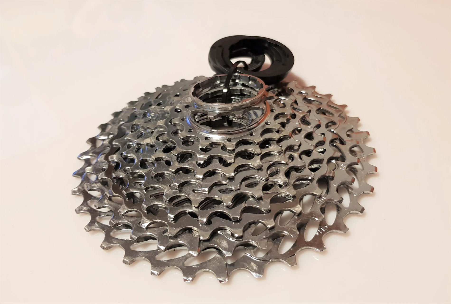 1. Caseta pinioane SRAM PG 1030 11-36