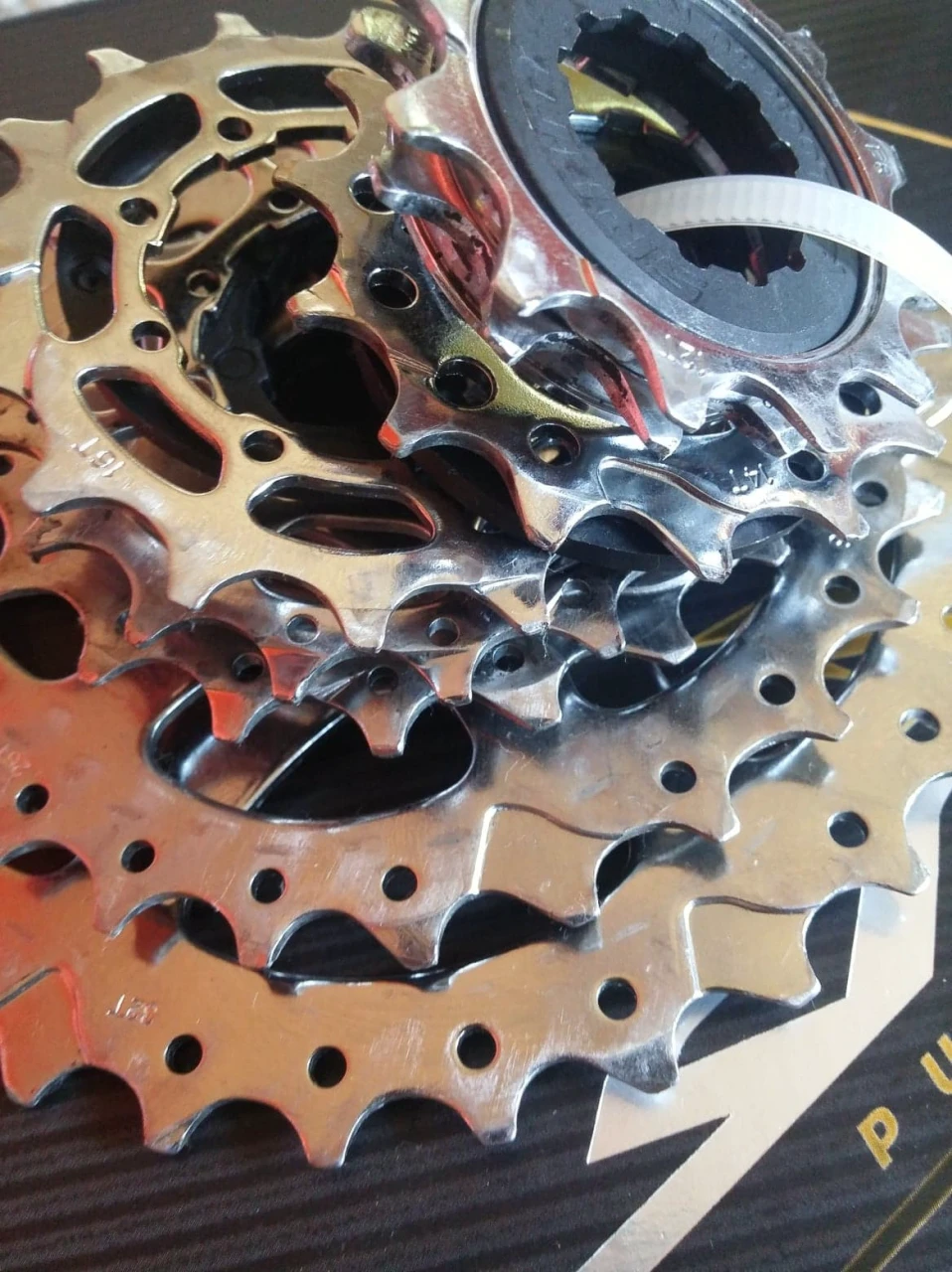 4. Pinioane SRAM 11-32 8s