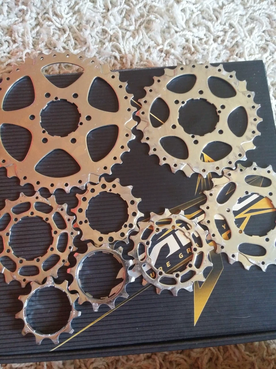 3. Pinioane SRAM 11-32 8s