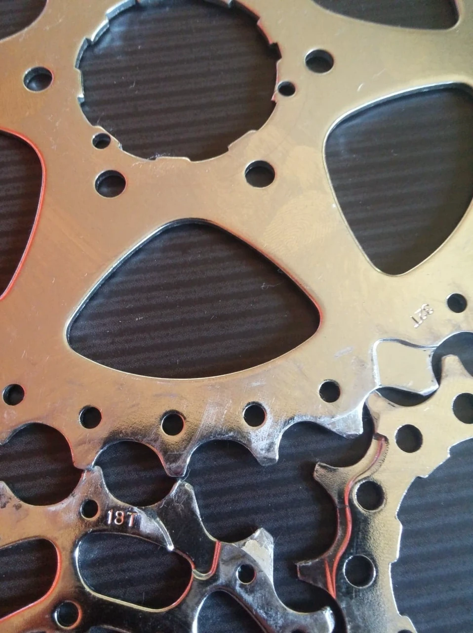 2. Pinioane SRAM 11-32 8s