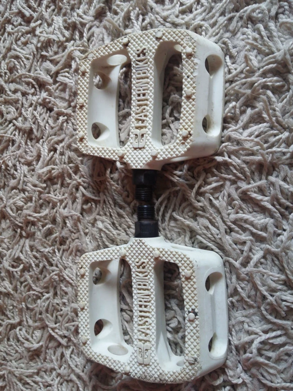 6. Pedale Eastern Plastic
