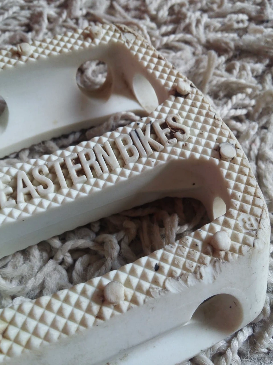 5. Pedale Eastern Plastic