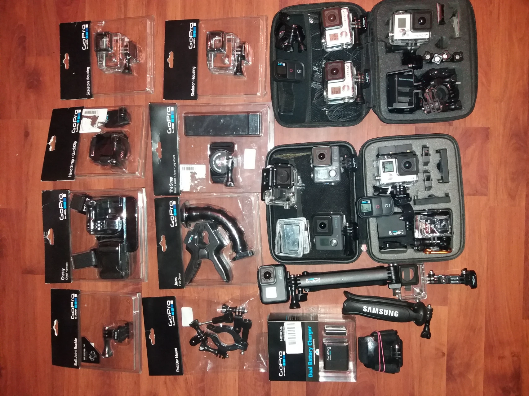 2. GoPro Hero 3 Way Mount - grip, brat extensibil, trepied.