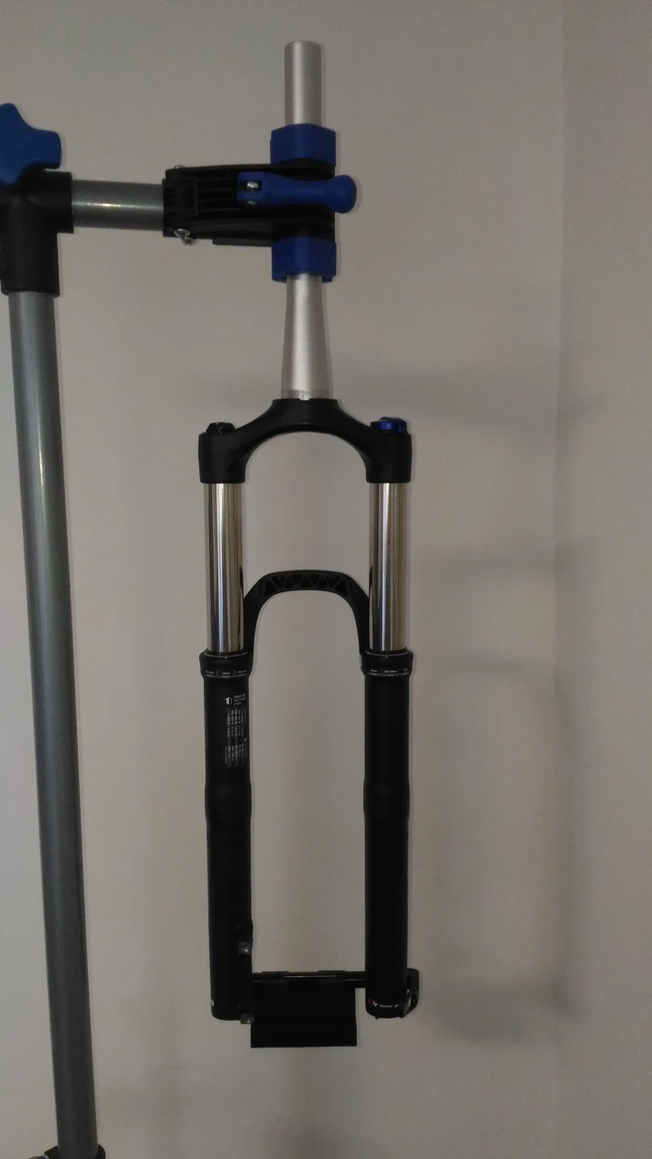 5. Vand Furca RockShox Sektor RL SoloAir 140mm, 27.5, tapered, boost 15x110mm