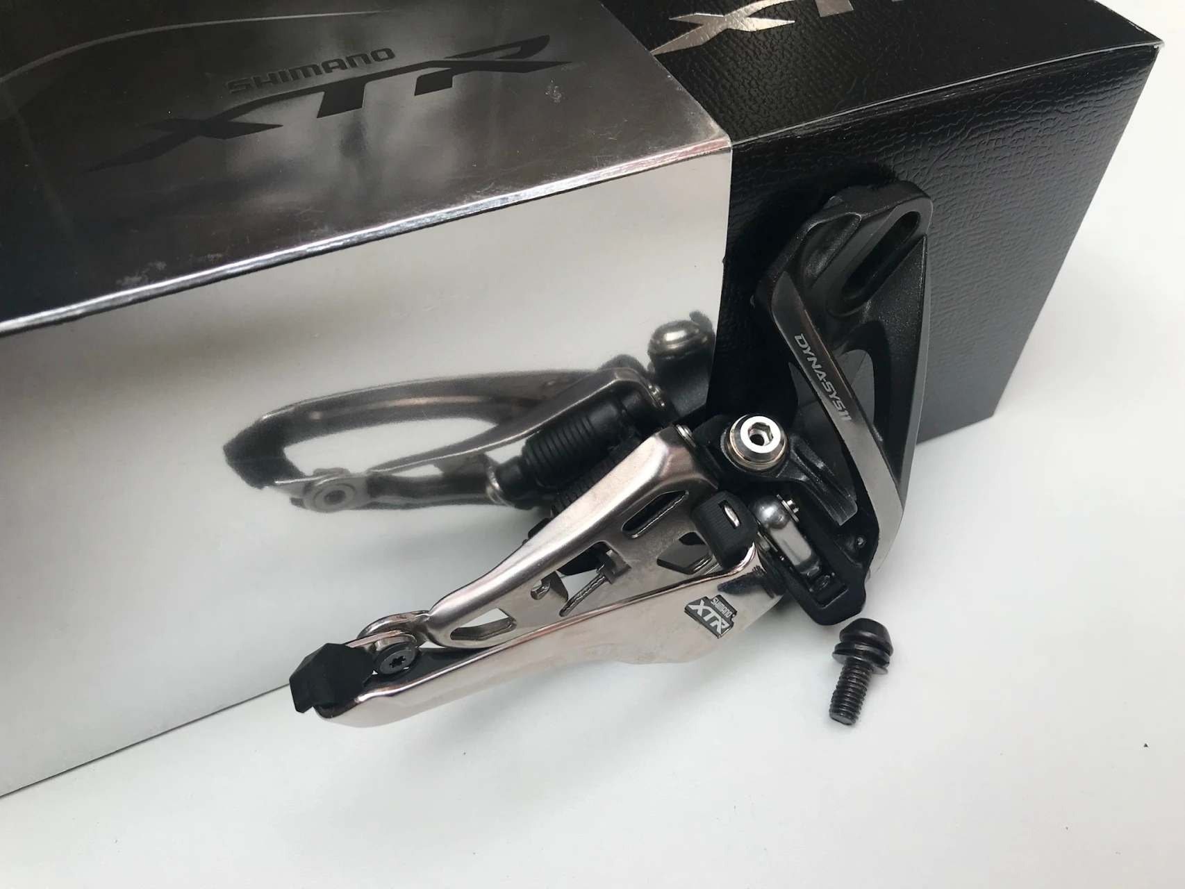 1. Schimbător foi Shimano XTR FD - M 9020