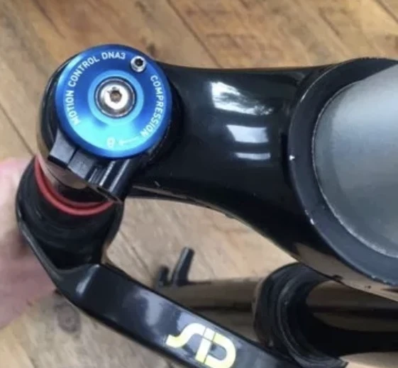 6. RockShox SID RL3 Air DNA3 27,5”