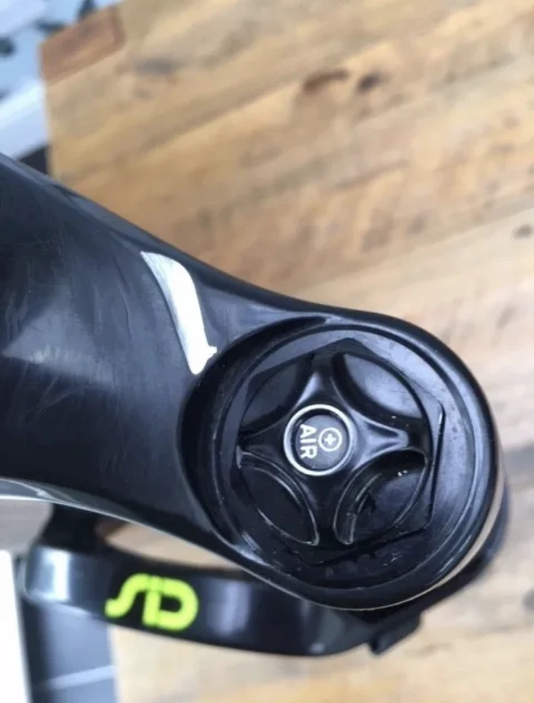 3. RockShox SID RL3 Air DNA3 27,5”