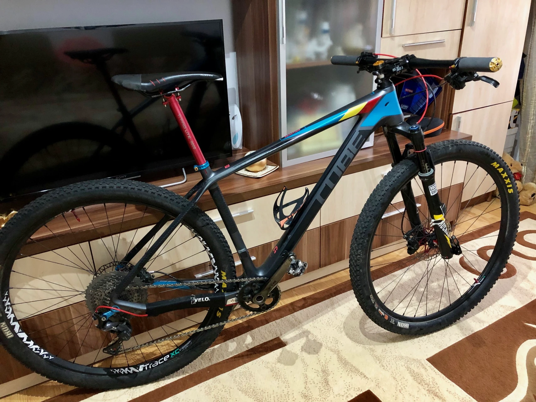 7. Vand Cube carbon 5500 lei, Garantie, 9.8-10kg greutate