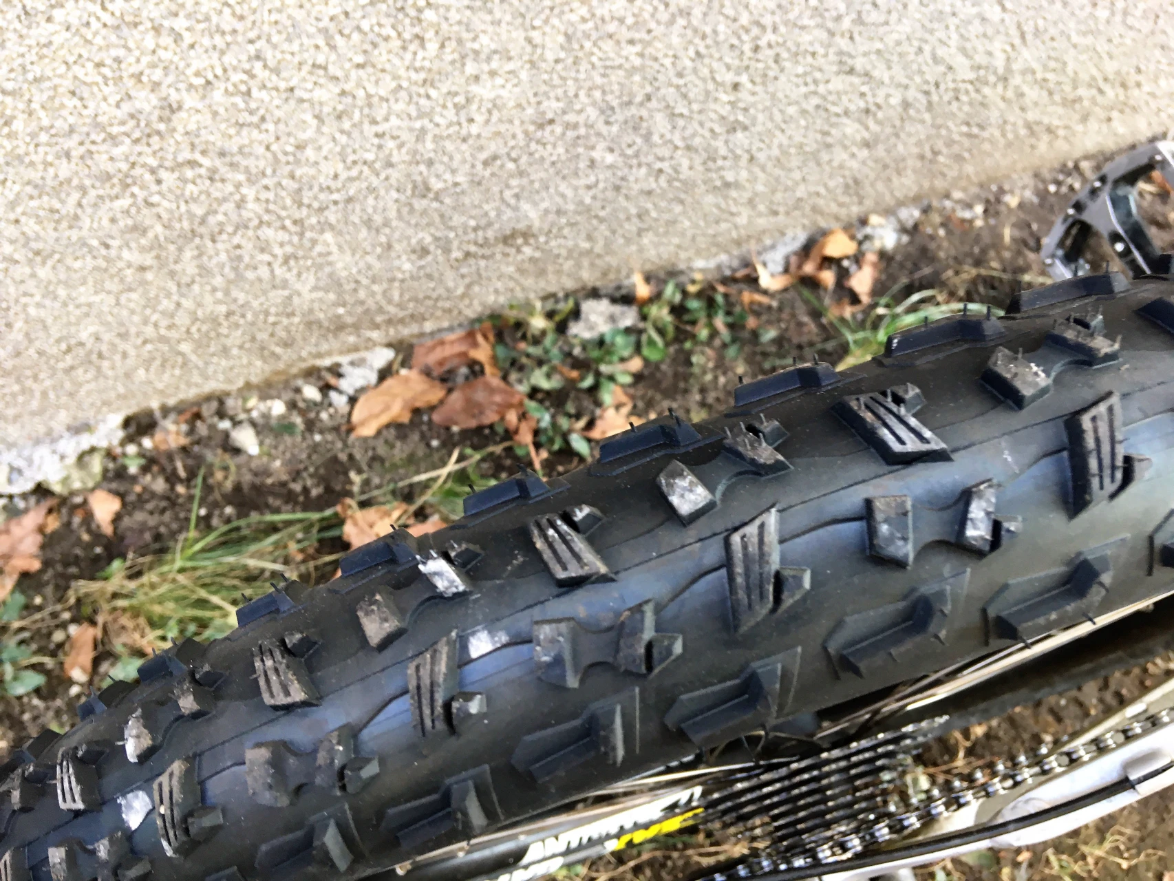 1. Wheeler 5000 CZX 17” cu Marzocchi Super T