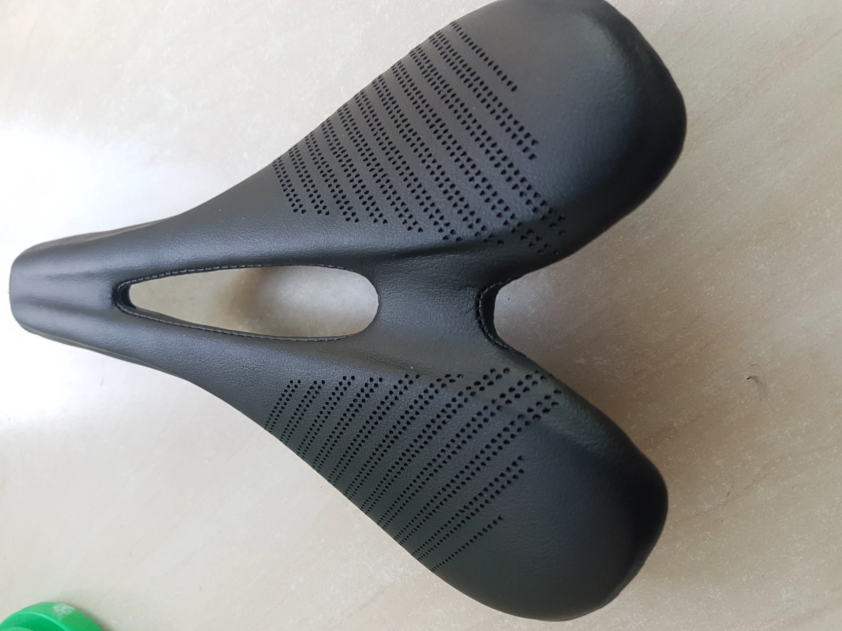 1. Sa replica carbon specialized toupe noua 139gr. cu mult padding