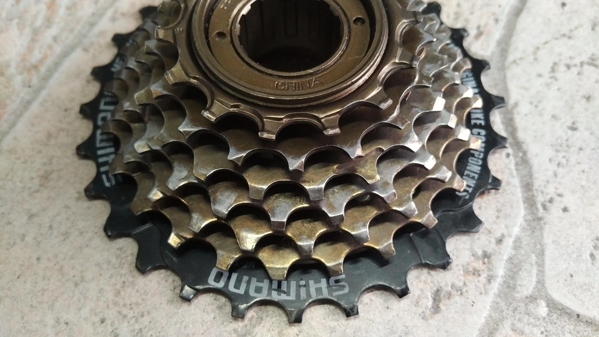 1. Pinioane Shimano MF-TZ21