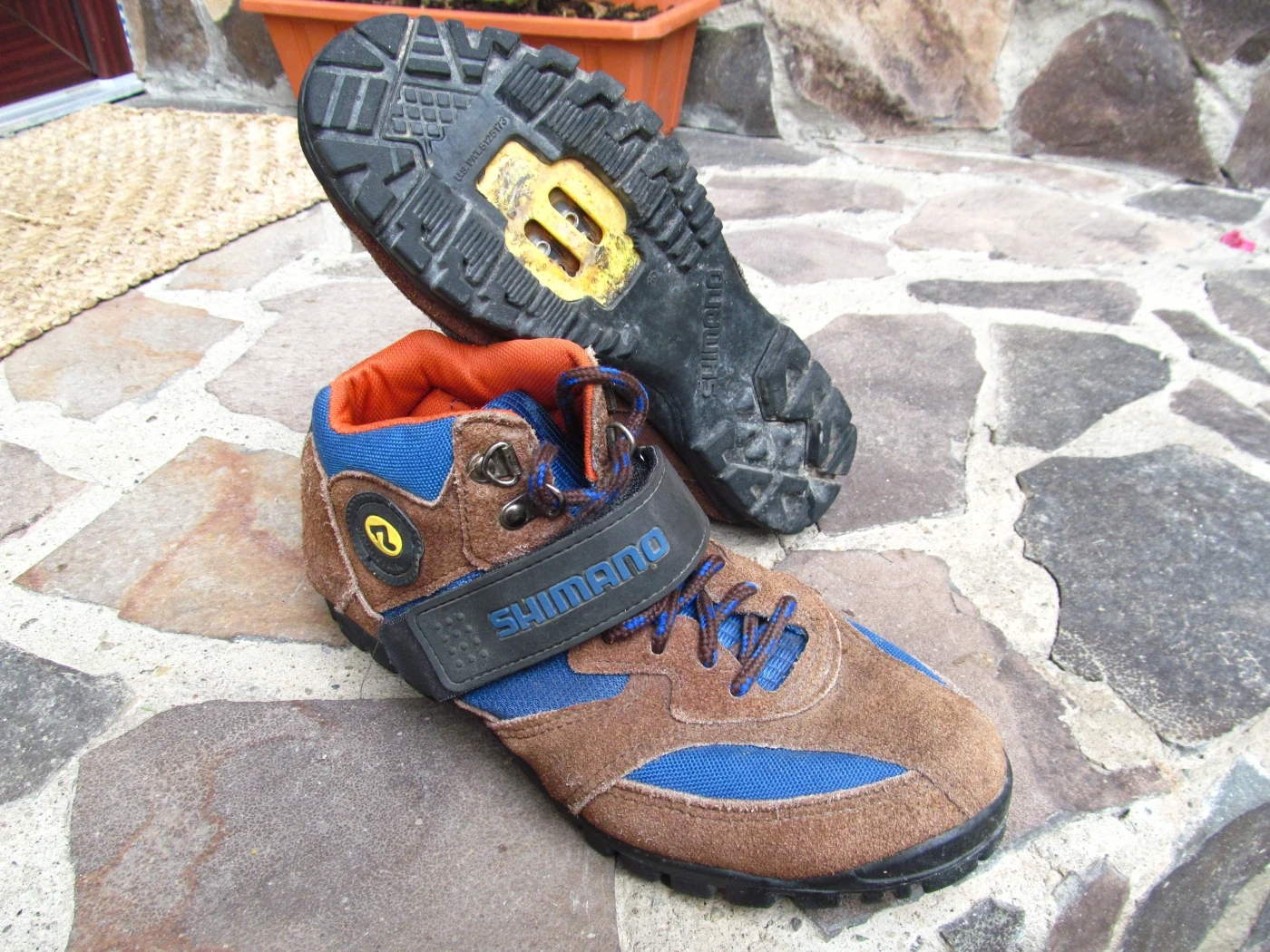 1. Pantofi Shimano SH-M055 nr 40,25cm