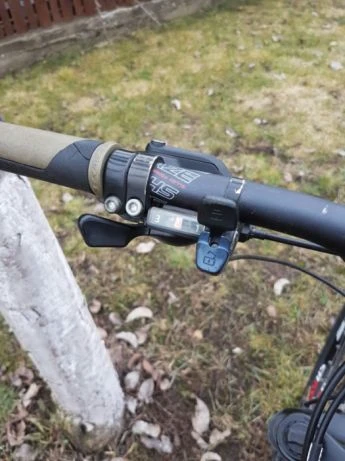 1. Mountain Bike Shockblaze r5