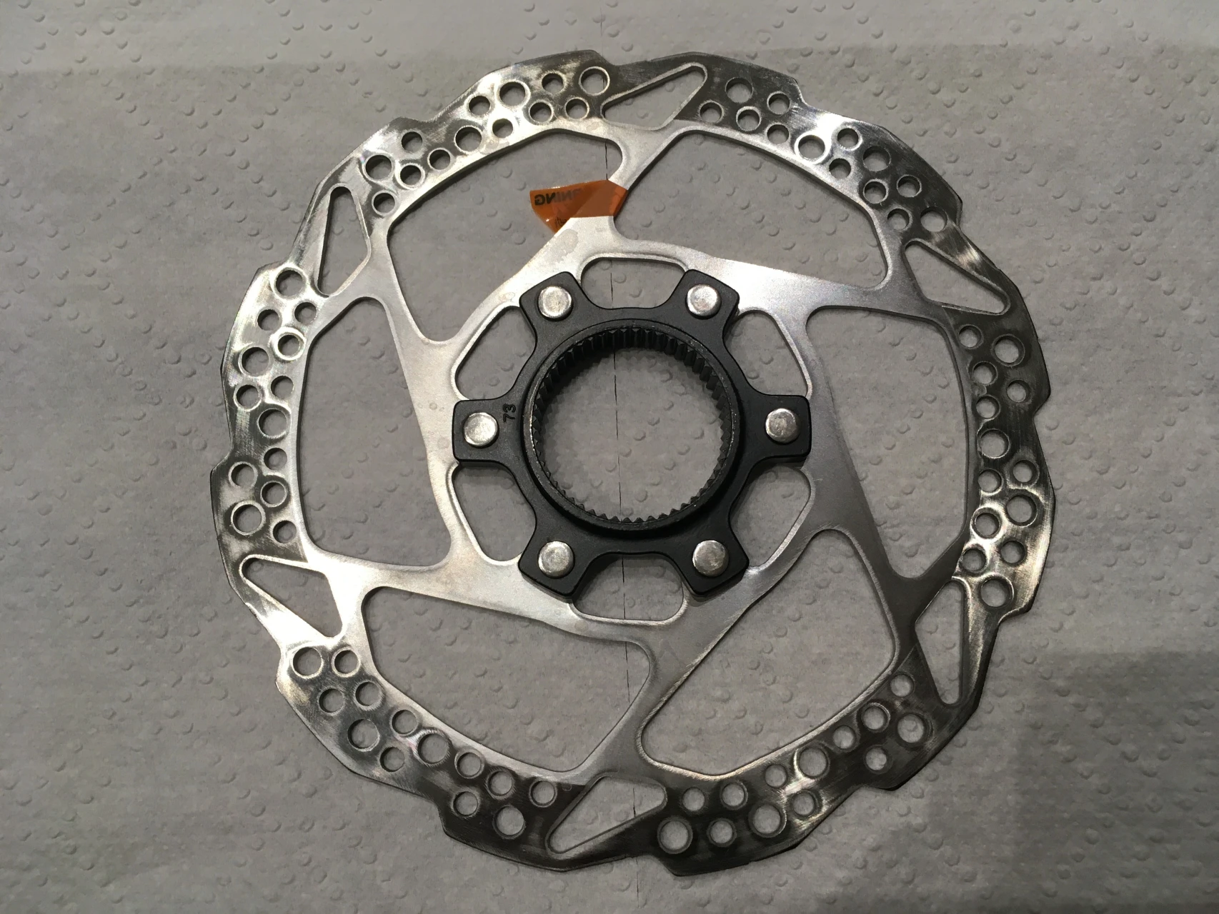 1. Disc frana Shimano SM-RT54 160mm center Lock